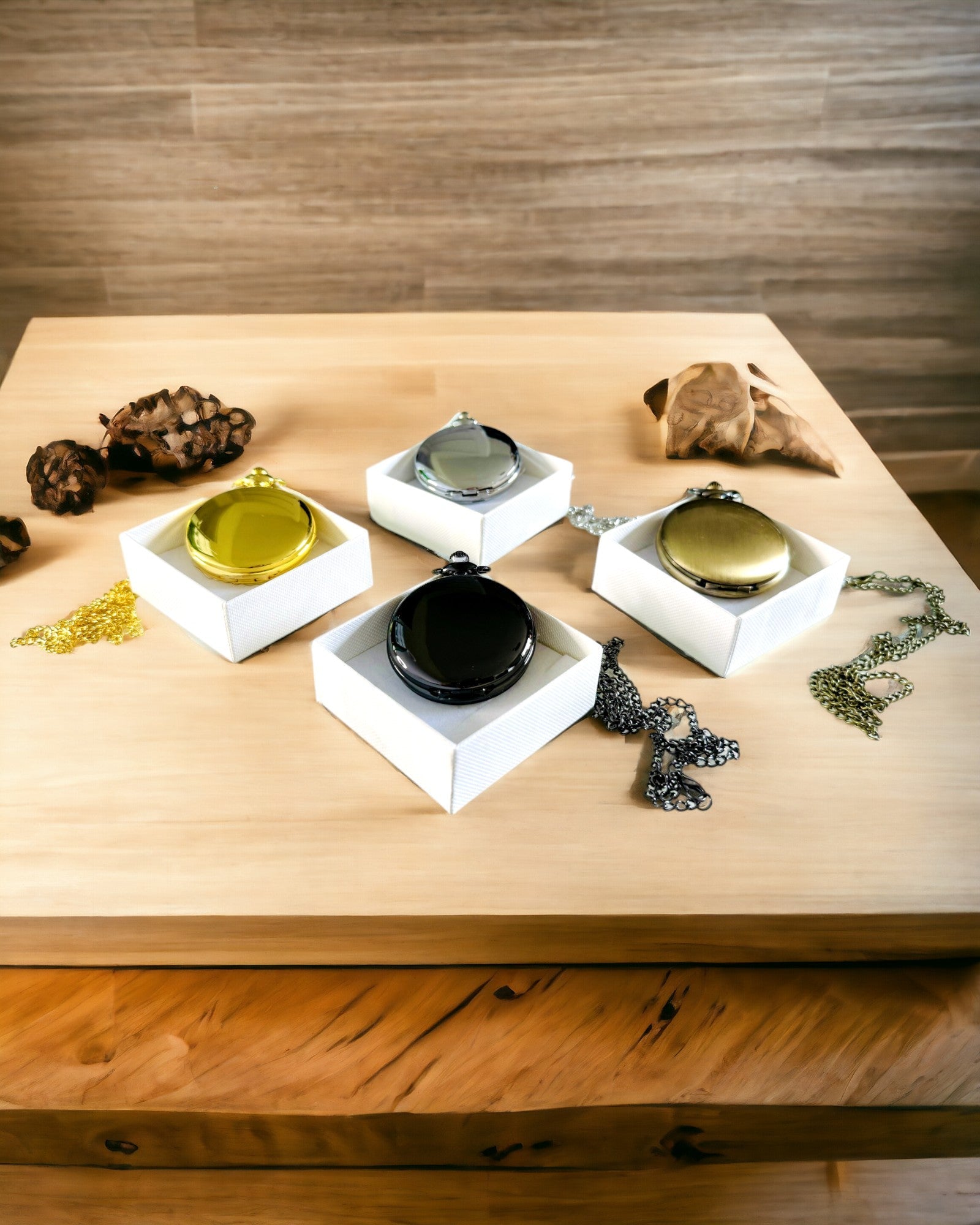 Lommeur i vintage stil i gullfarge med mulighet for gravering