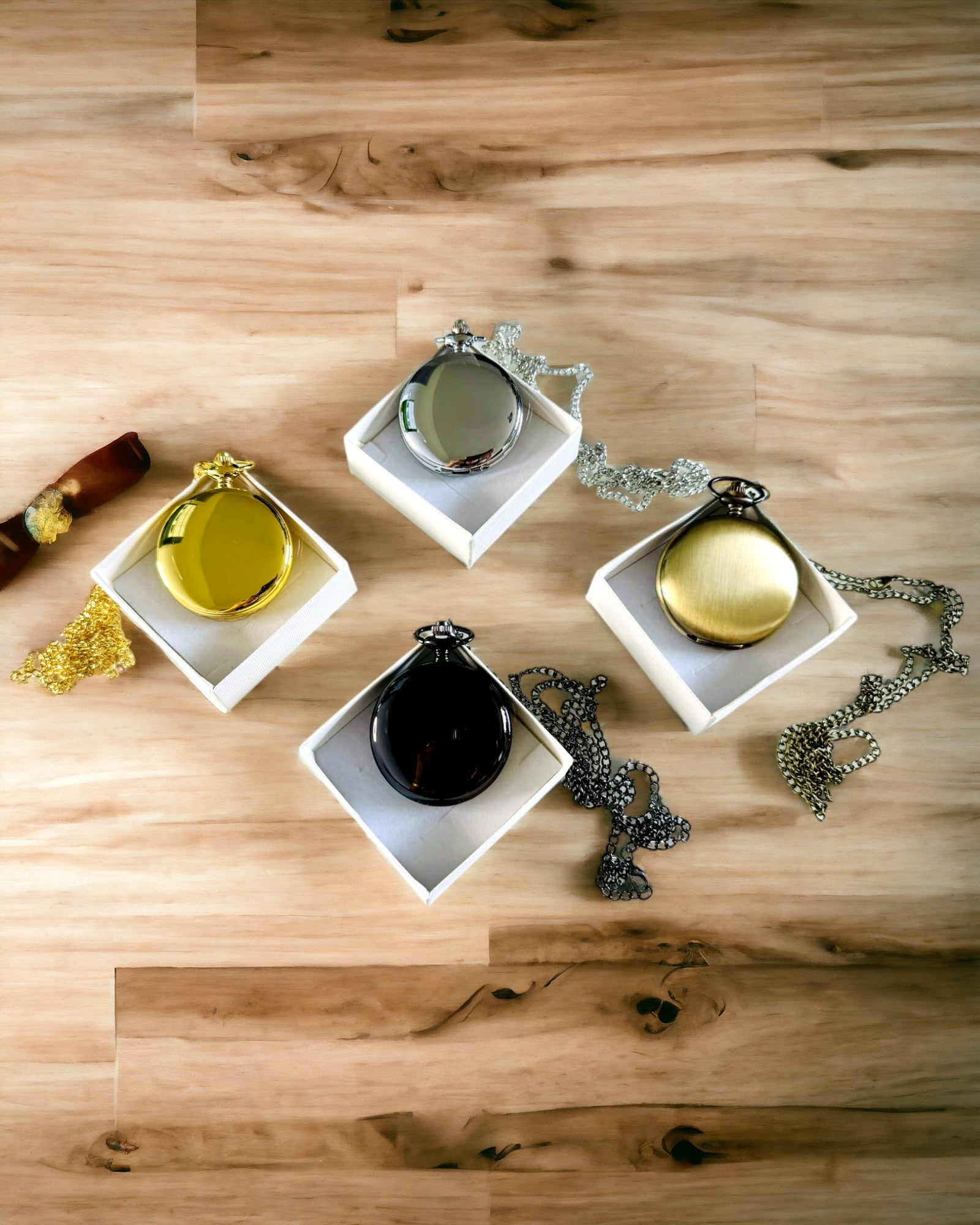 Vintage lommeur med mulighet for personalisering - børstet gull