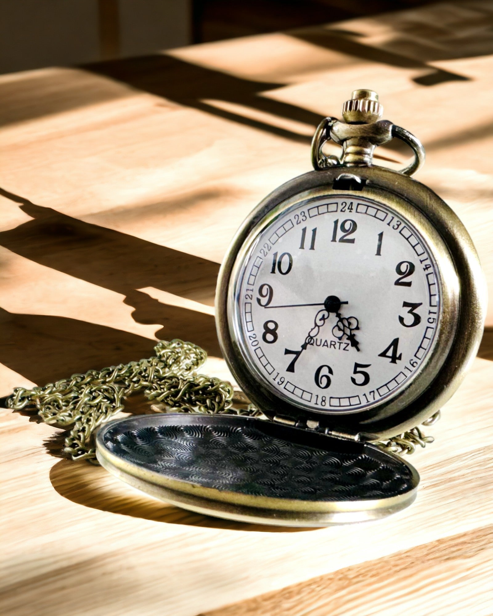 Vintage lommeur med mulighet for personalisering - børstet gull