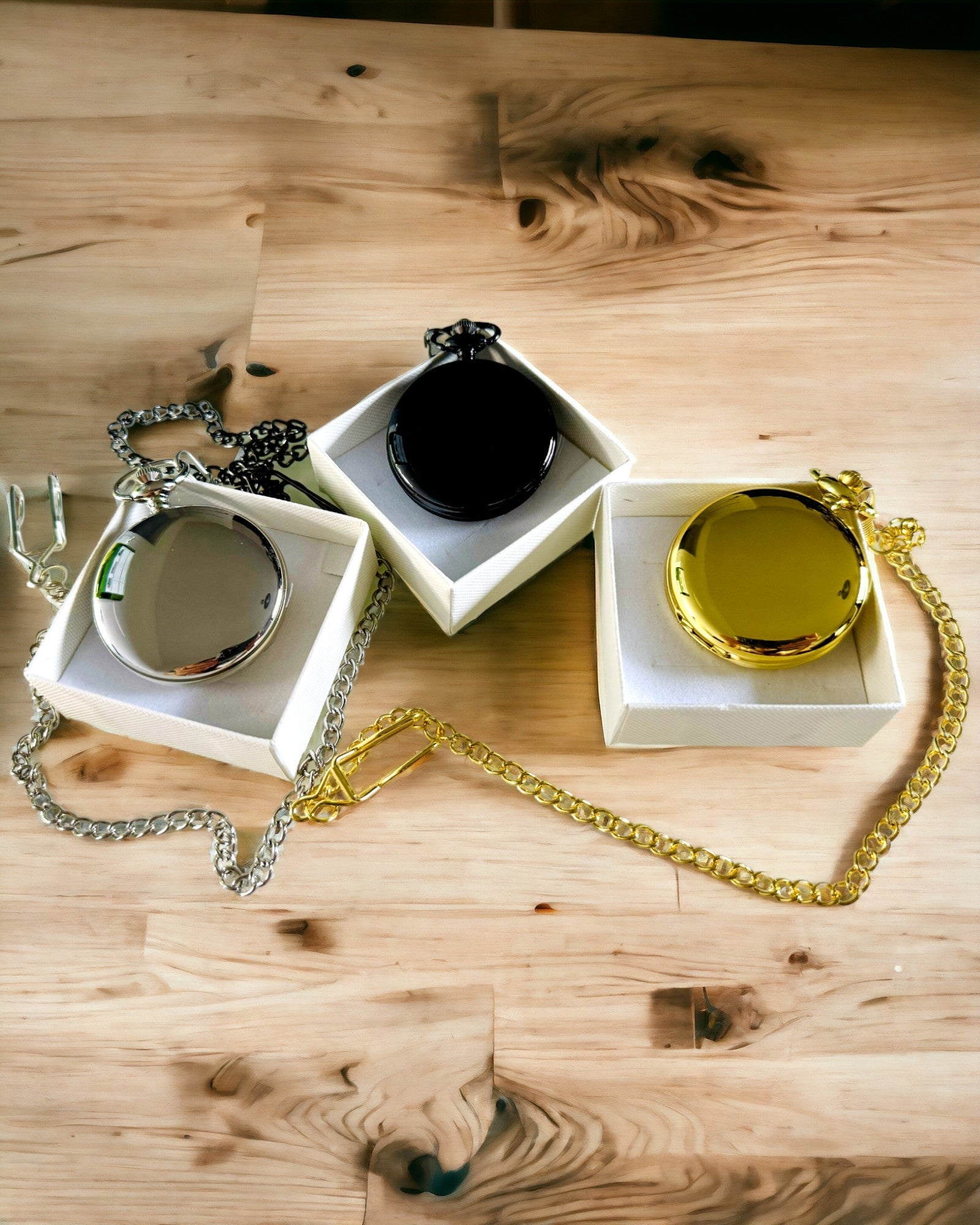 Svart lommeur "Elegancja Czasu" med personaliseringsalternativ