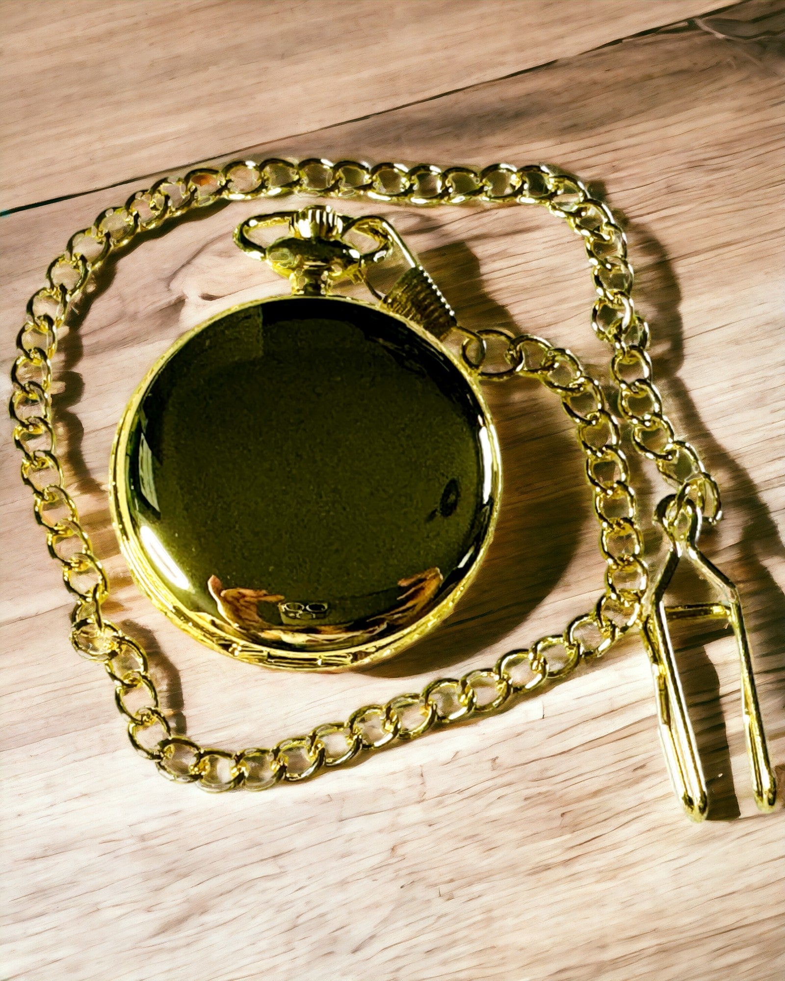 Lommeur i gullfarge med mulighet for gravering