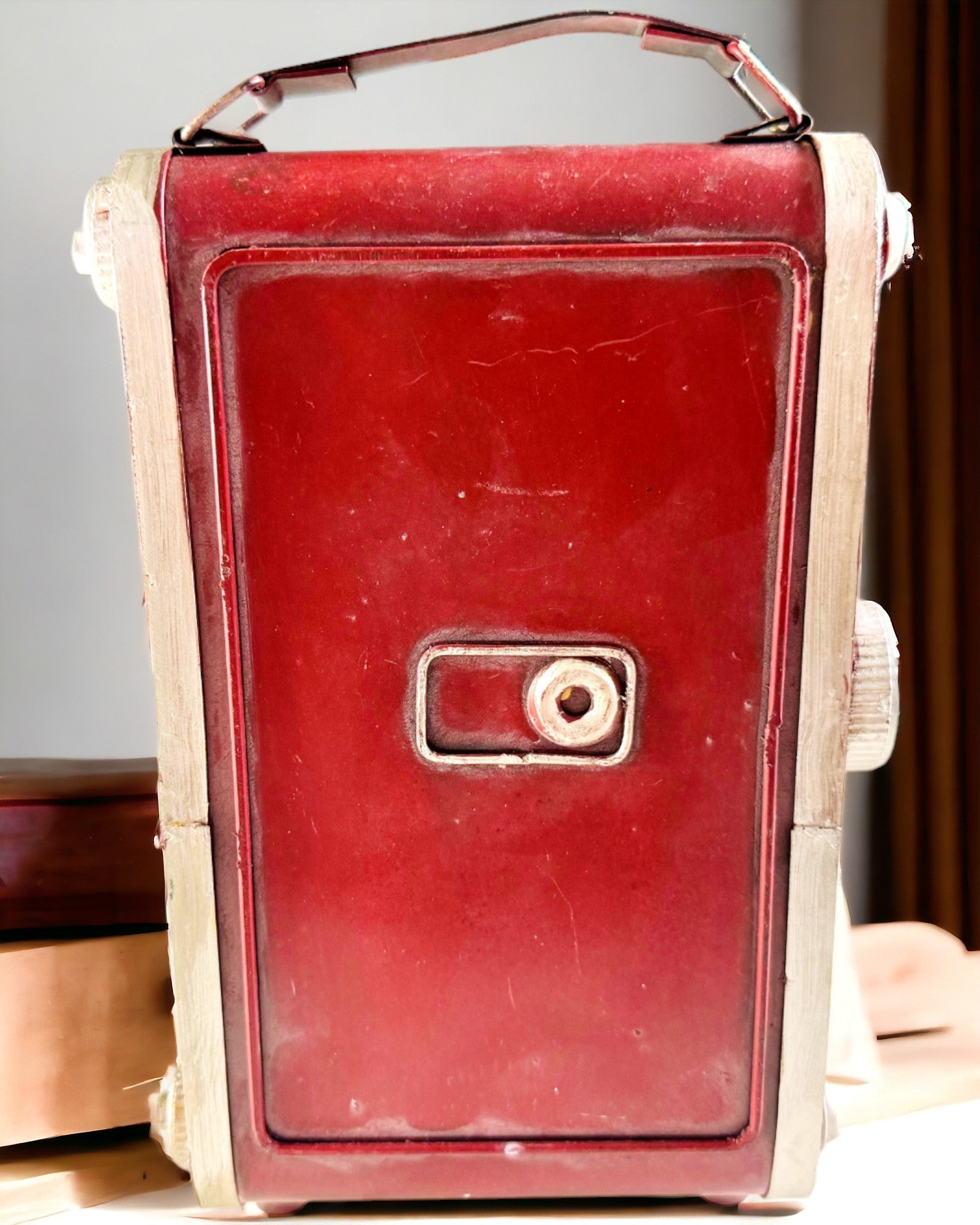 Vintage Vision: Dekorativ Retro Kamera med Gravering Alternativ