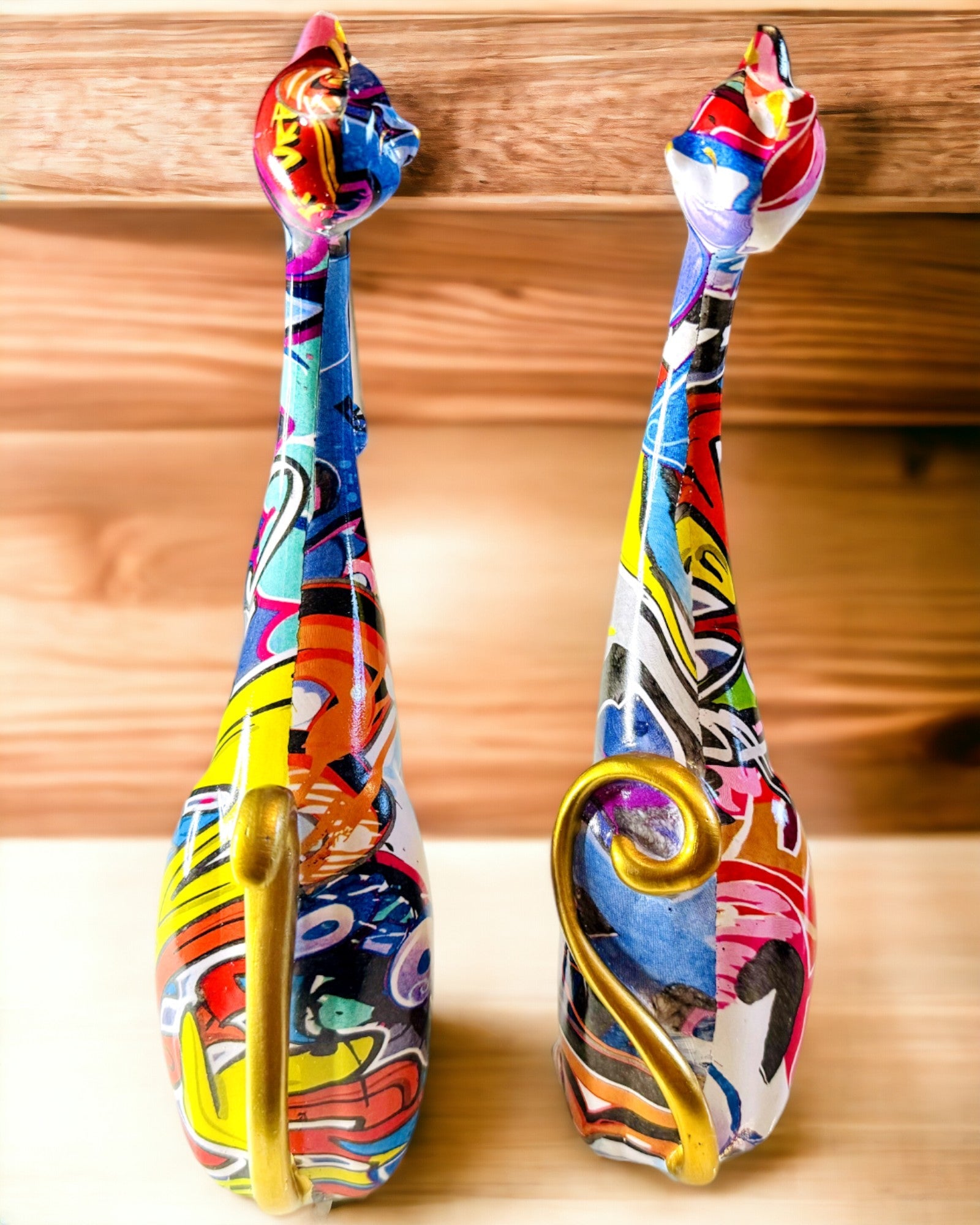 Abstrakte kattefigurer "ArtCats", håndmalt, harpiks – 25 cm, 2 stk.