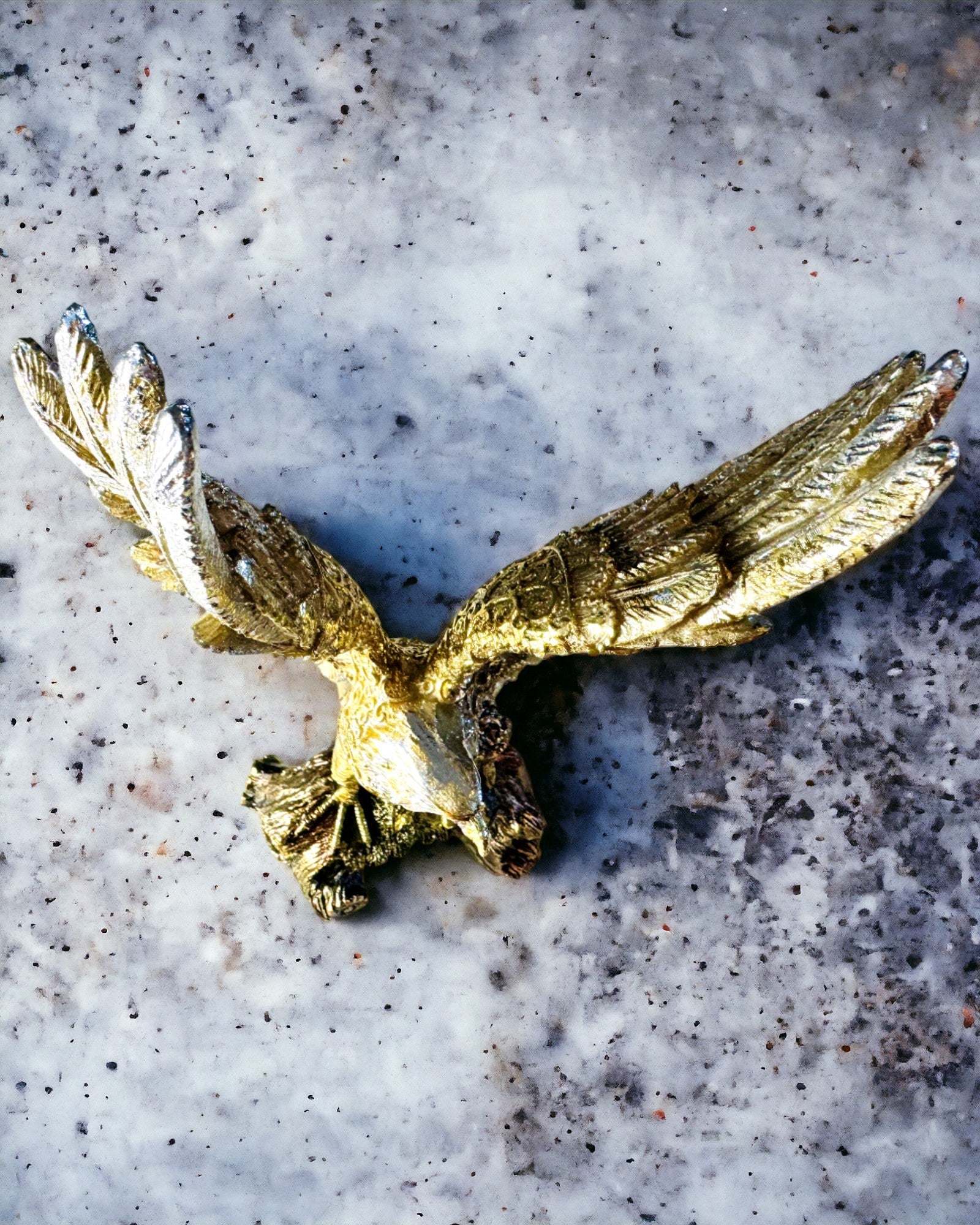 Statuett "Złoty Orzeł" med Personaliseringsalternativ - Dekorasjon i Harpiks