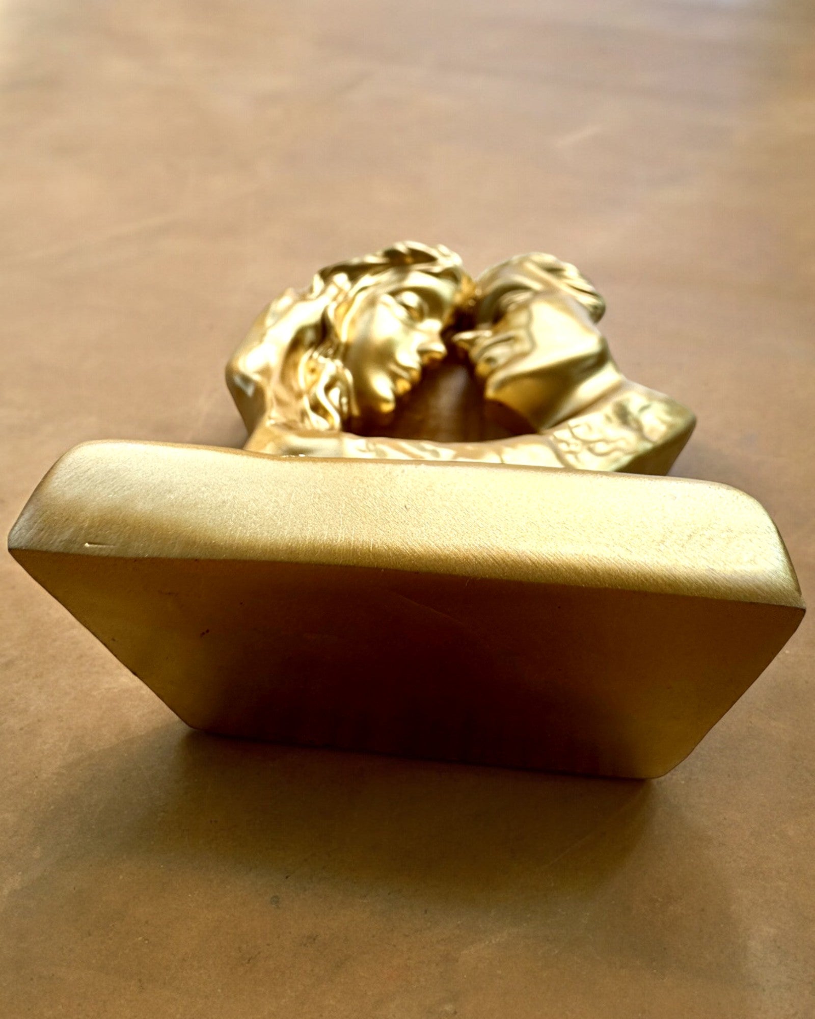 Figur "Złote Złączenie" - 13,5 cm høy, dekorativ med mulighet for gravering