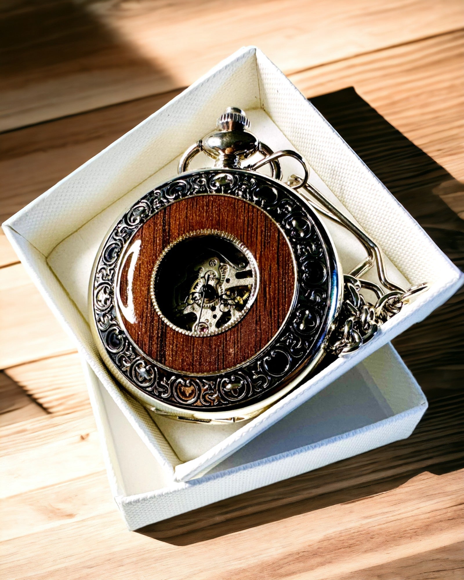 Lommeur "Heritage Timekeeper" med mulighet for gravering