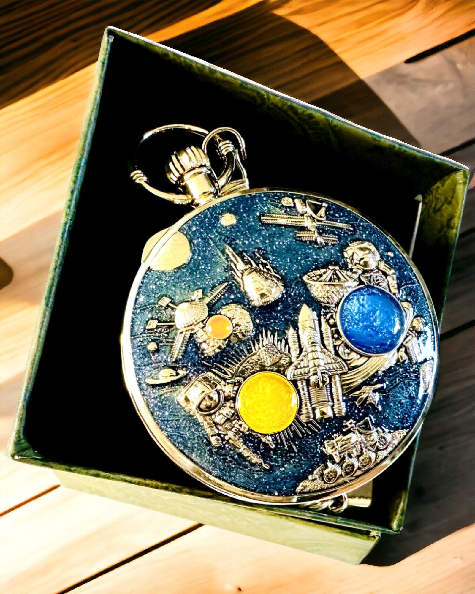 Lommeur "Astrum Temporis" - Gullramme. Mulighet for personlig gravering.