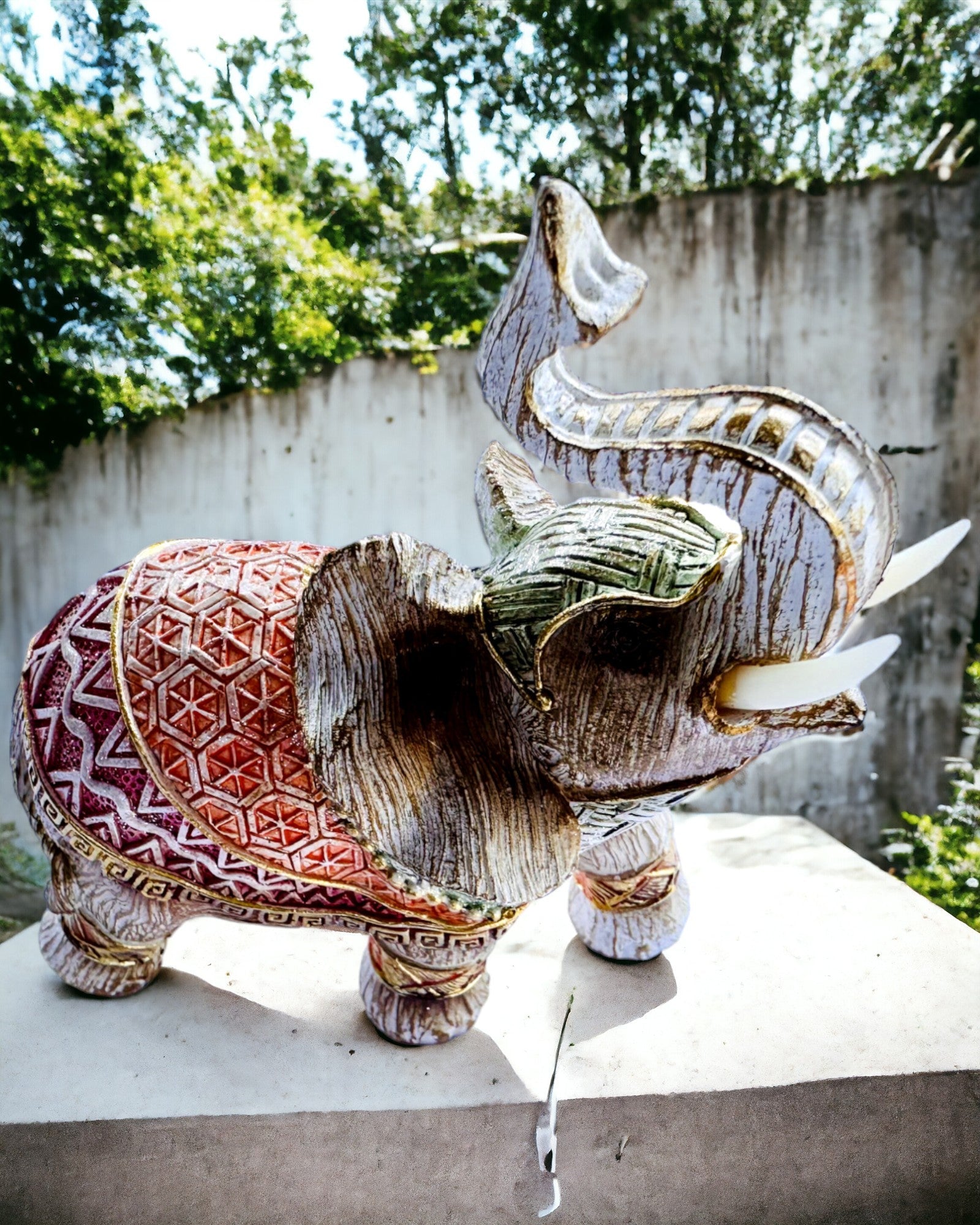 Słoniowa Stróżka – Dekorativ Elefant i Harpiks med Mulighet for Gravering