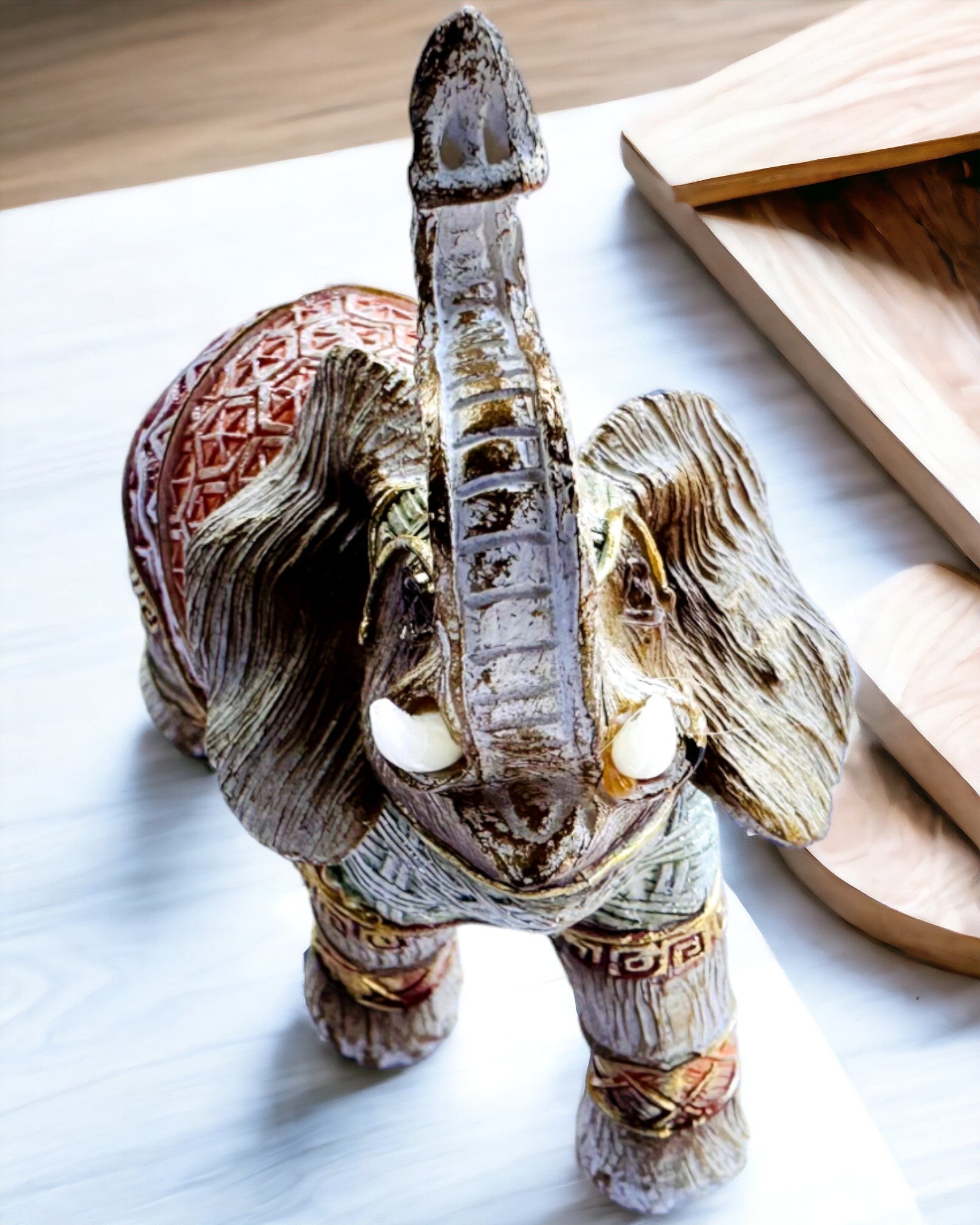 Słoniowa Stróżka – Dekorativ Elefant i Harpiks med Mulighet for Gravering