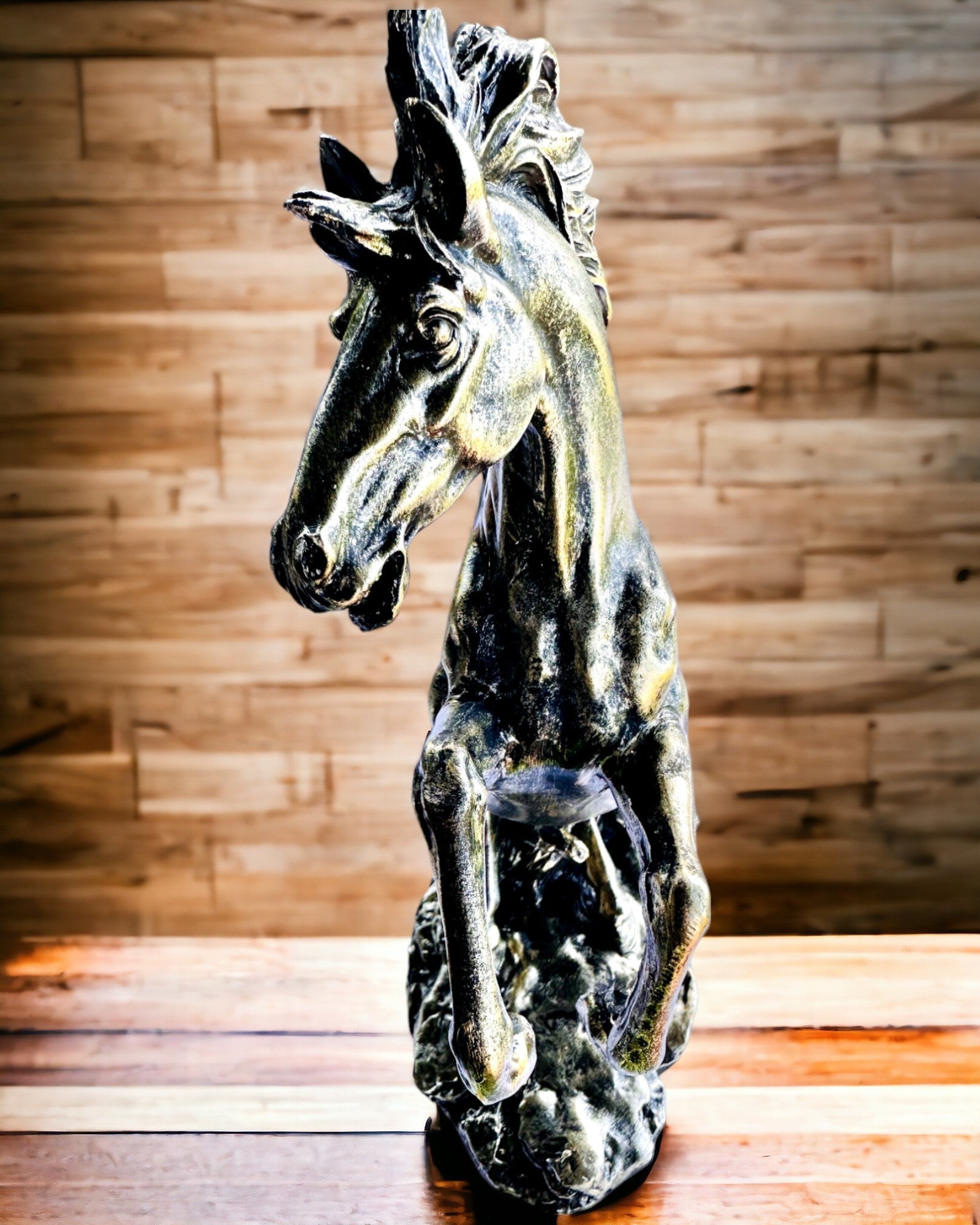 Noblesse - Figur, Statue av Hest i Bevegelse - mulighet for personalisering med gravering som gave