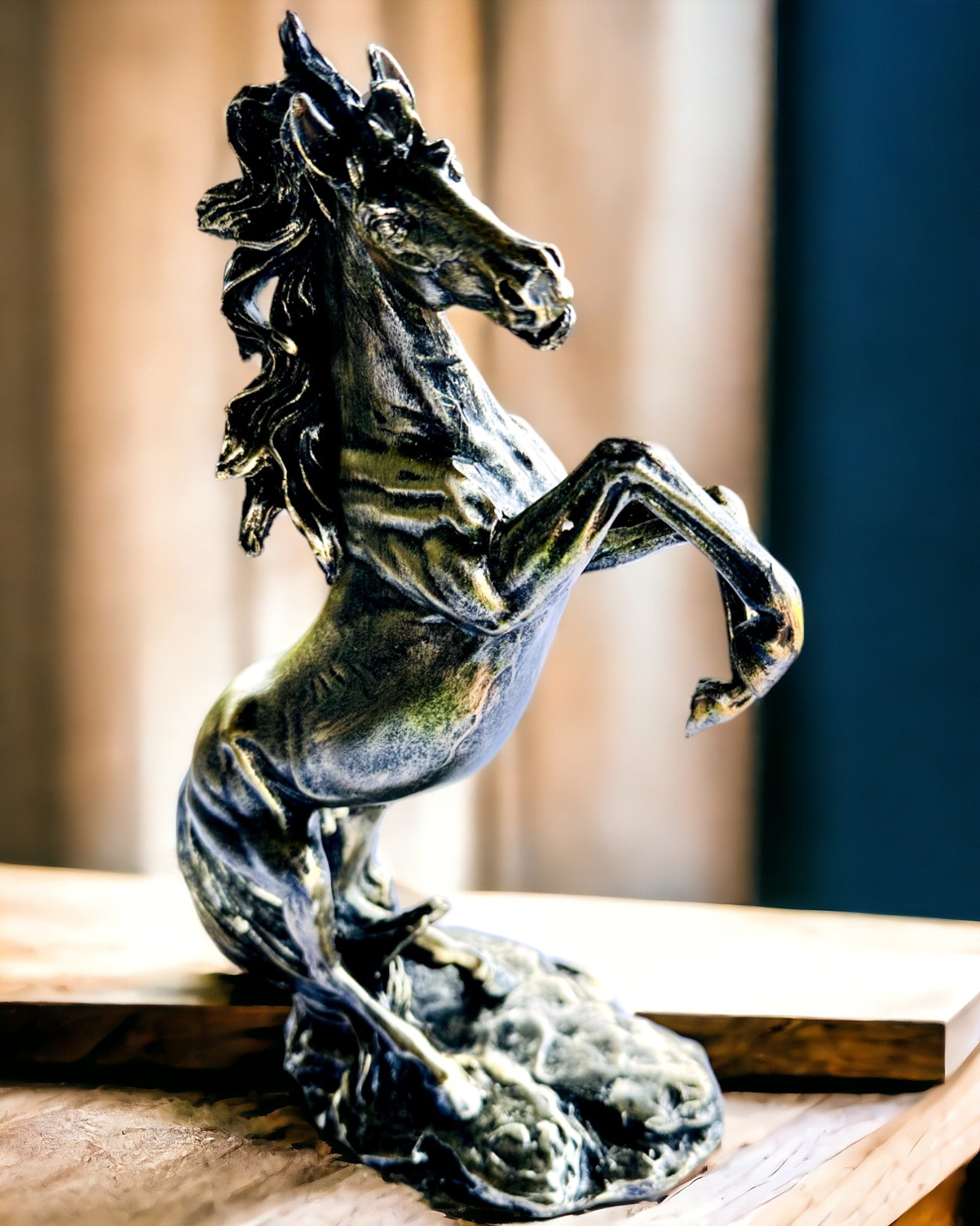 Noblesse - Figur, Statue av Hest i Bevegelse - mulighet for personalisering med gravering som gave