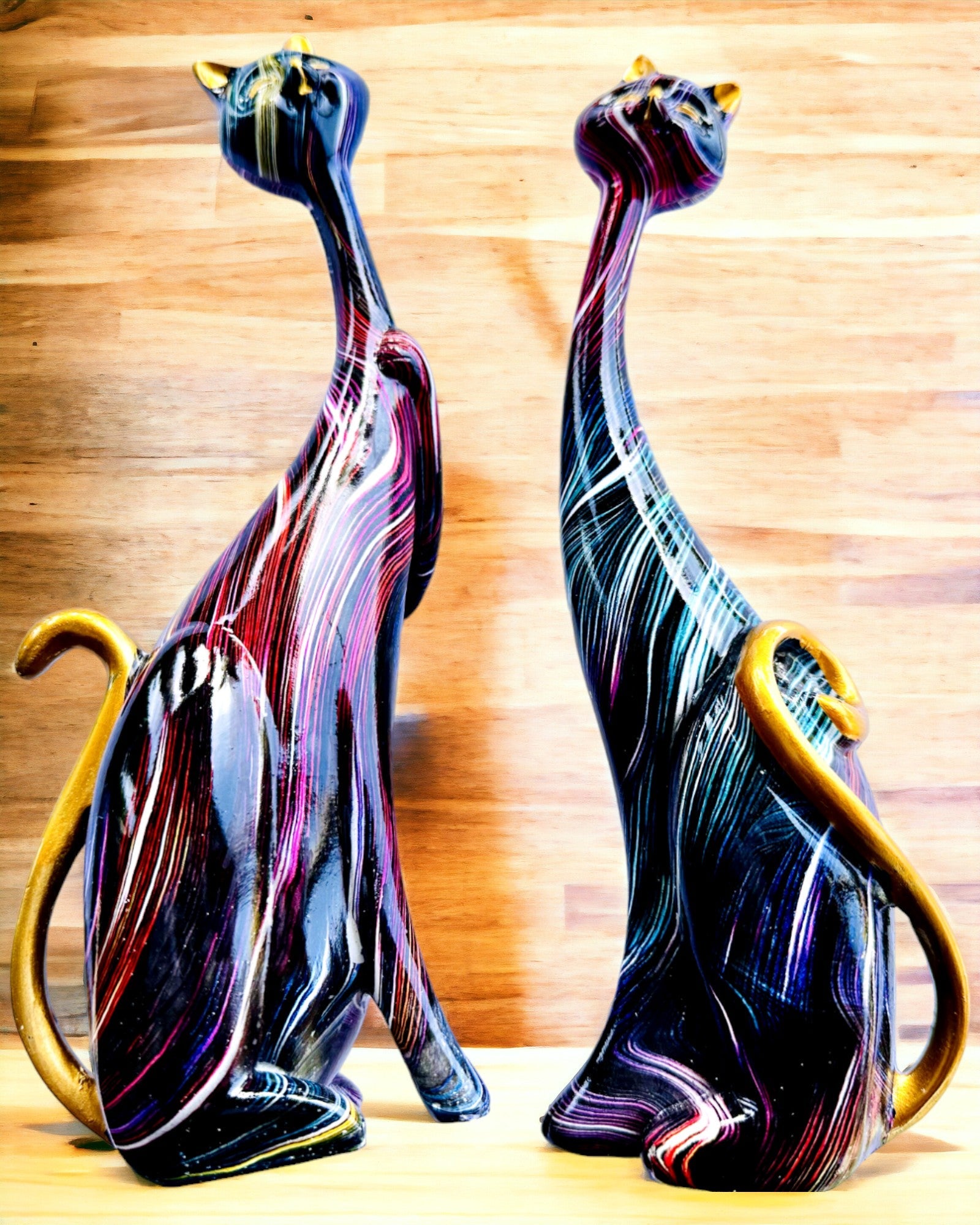 "Koci Eleganci" - Sett med dekorative figurer i harpiks med mulighet for personlig gravering