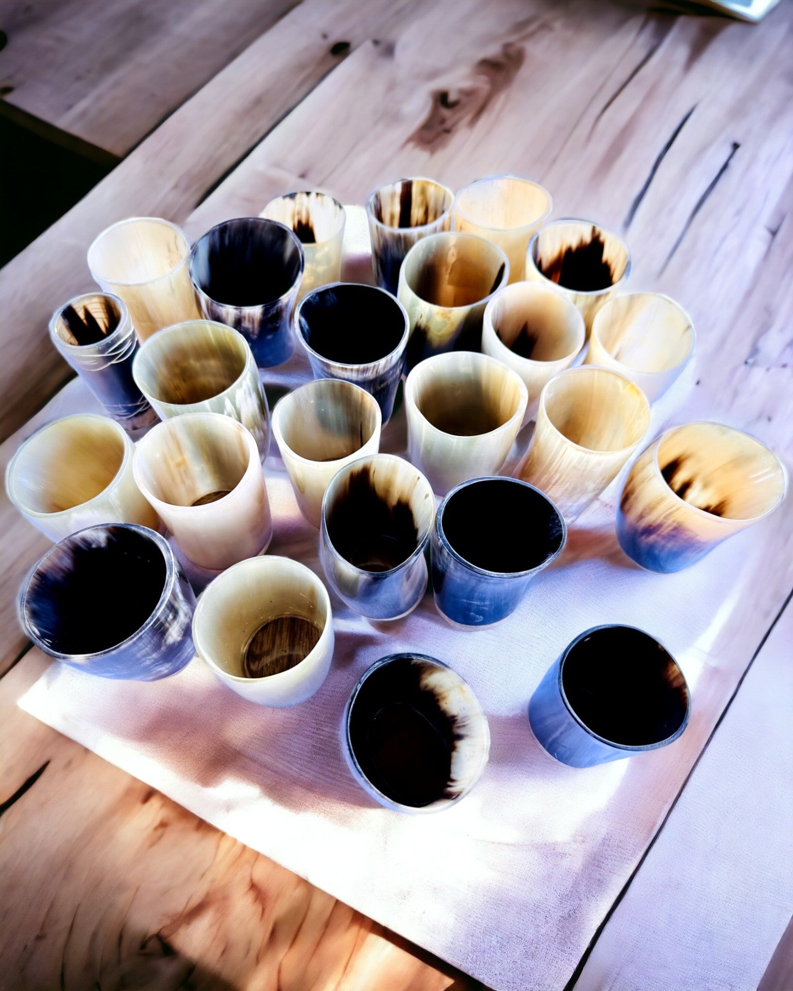 Håndlaget liten kopp med mulighet for gravering, indisk glasskopp, mulighet for personalisering som gave, gravering. Mørk farge