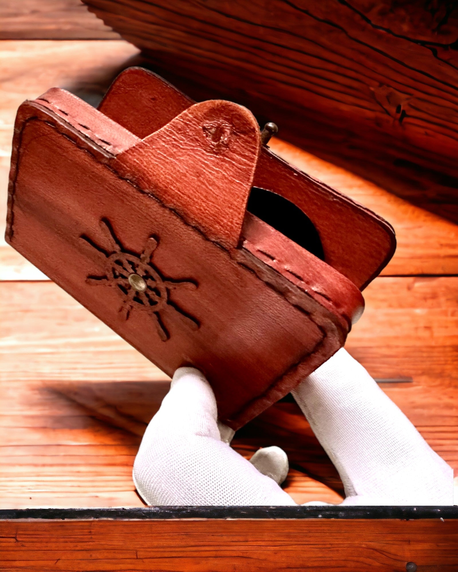 Kommandøretui – Håndlaget etui for lommeur eller kompass med mulighet for personalisering