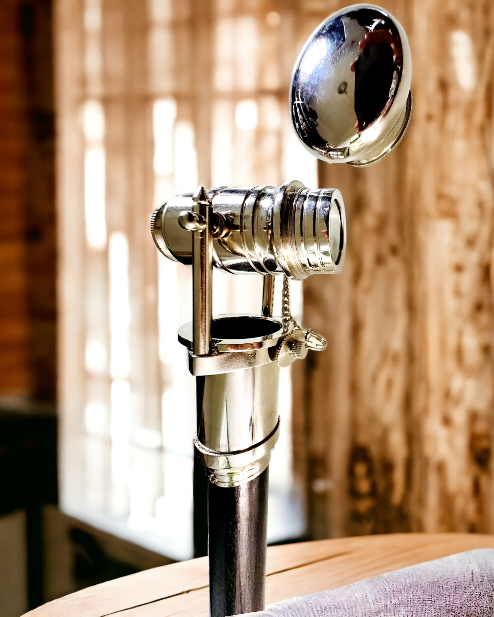 GÅSTOKK MED HÅNDTAK OG KIKKERTFUNKSJON – ELEGANT OG MODERNE, 95 CM - kapteinens "Navigator's Crest"