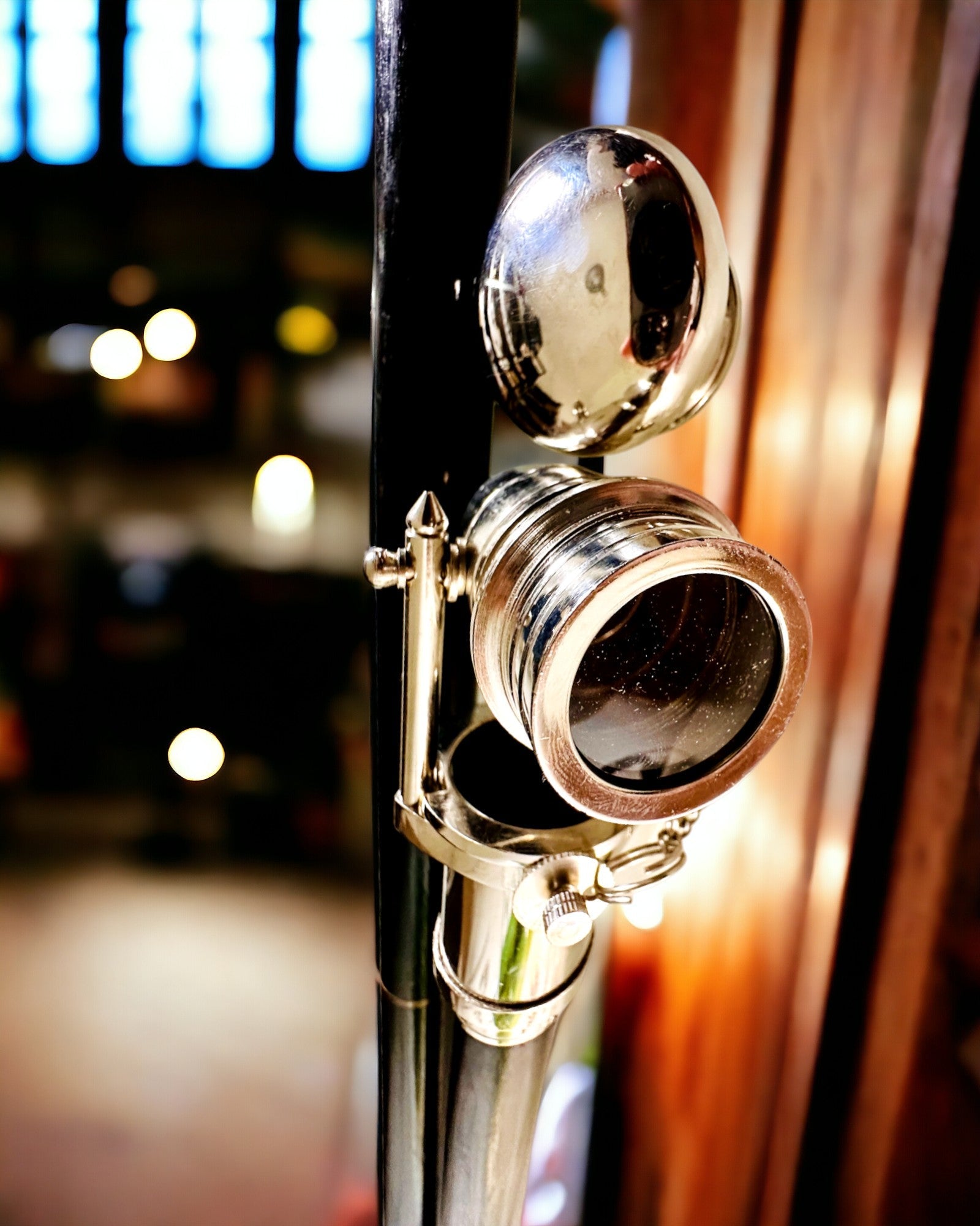 GÅSTOKK MED HÅNDTAK OG KIKKERTFUNKSJON – ELEGANT OG MODERNE, 95 CM - kapteinens "Navigator's Crest"