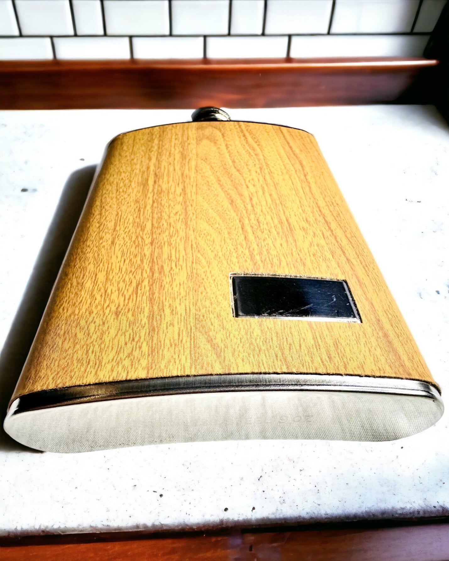 Drewnesett "Piersiówka Elegance" med mulighet for personlig gravering