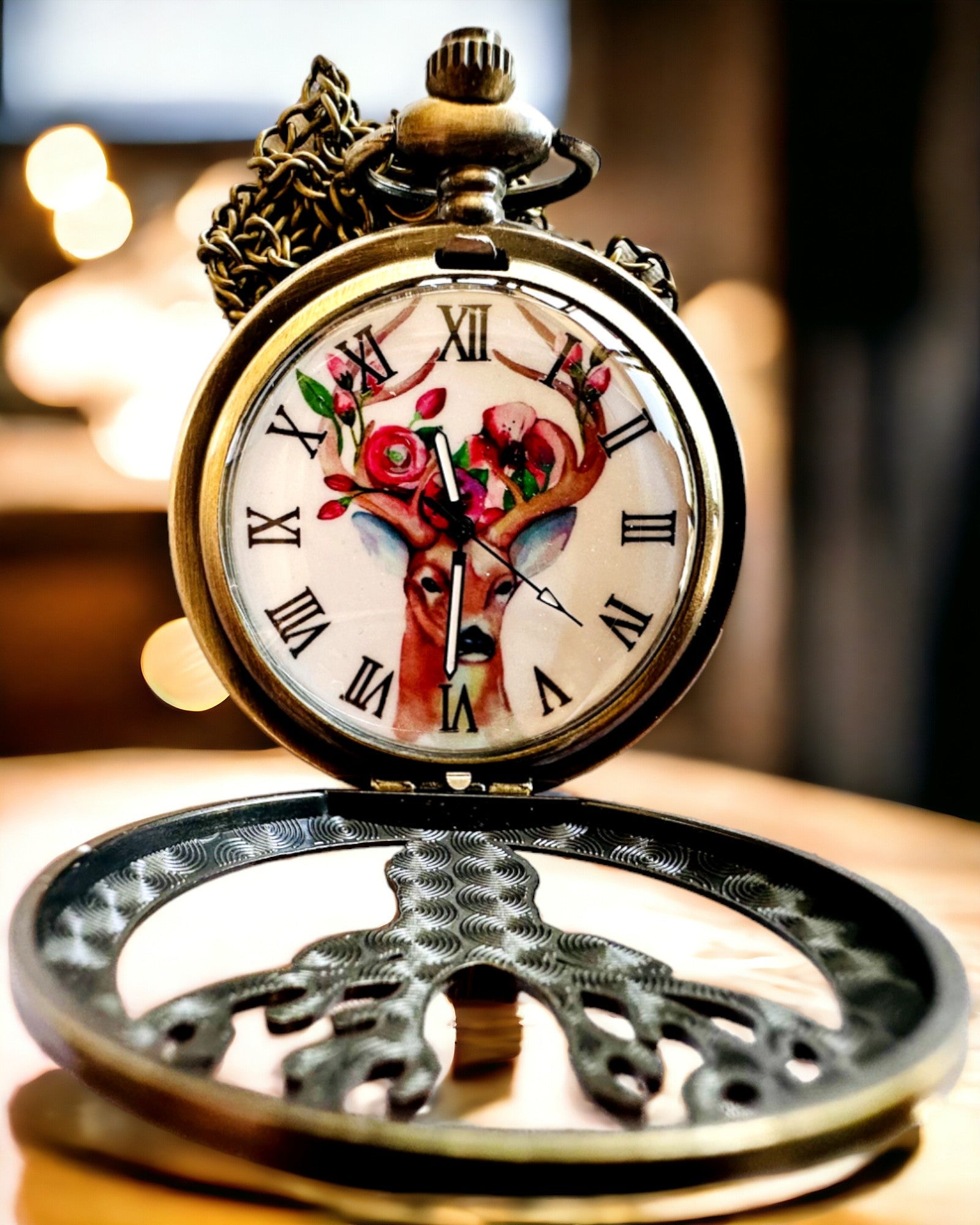 Lommeur Skogvokter - Elegant Ur med Hjortemotiv, mulighet for personlig gravering