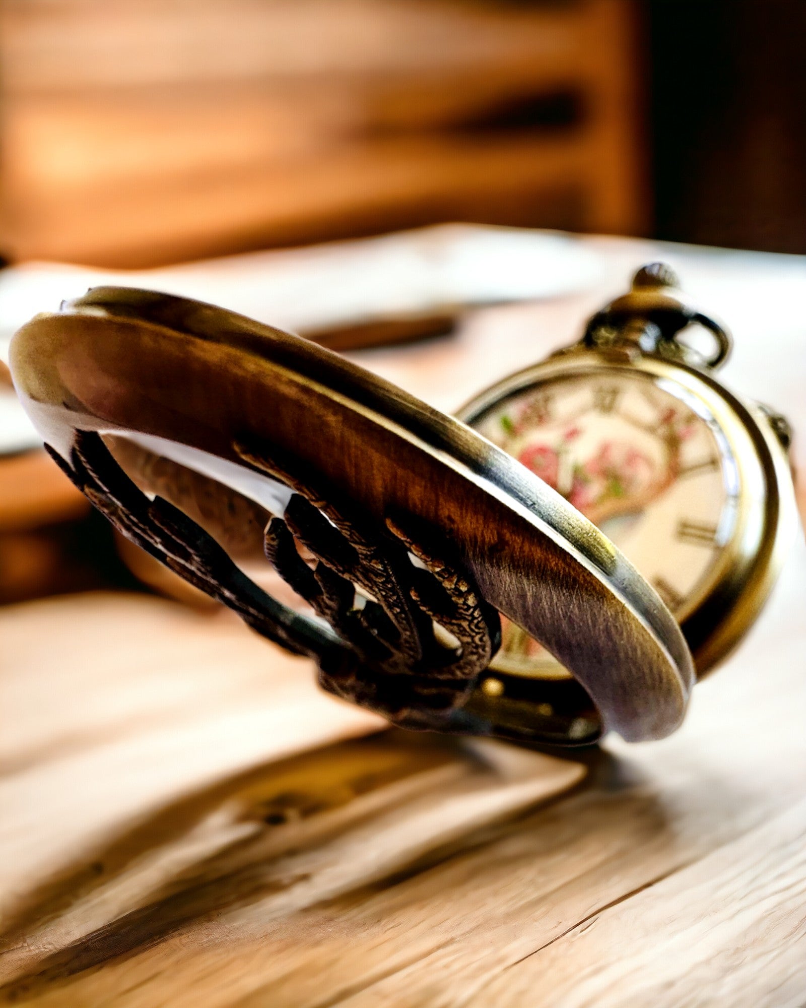 Lommeur Skogvokter - Elegant Ur med Hjortemotiv, mulighet for personlig gravering