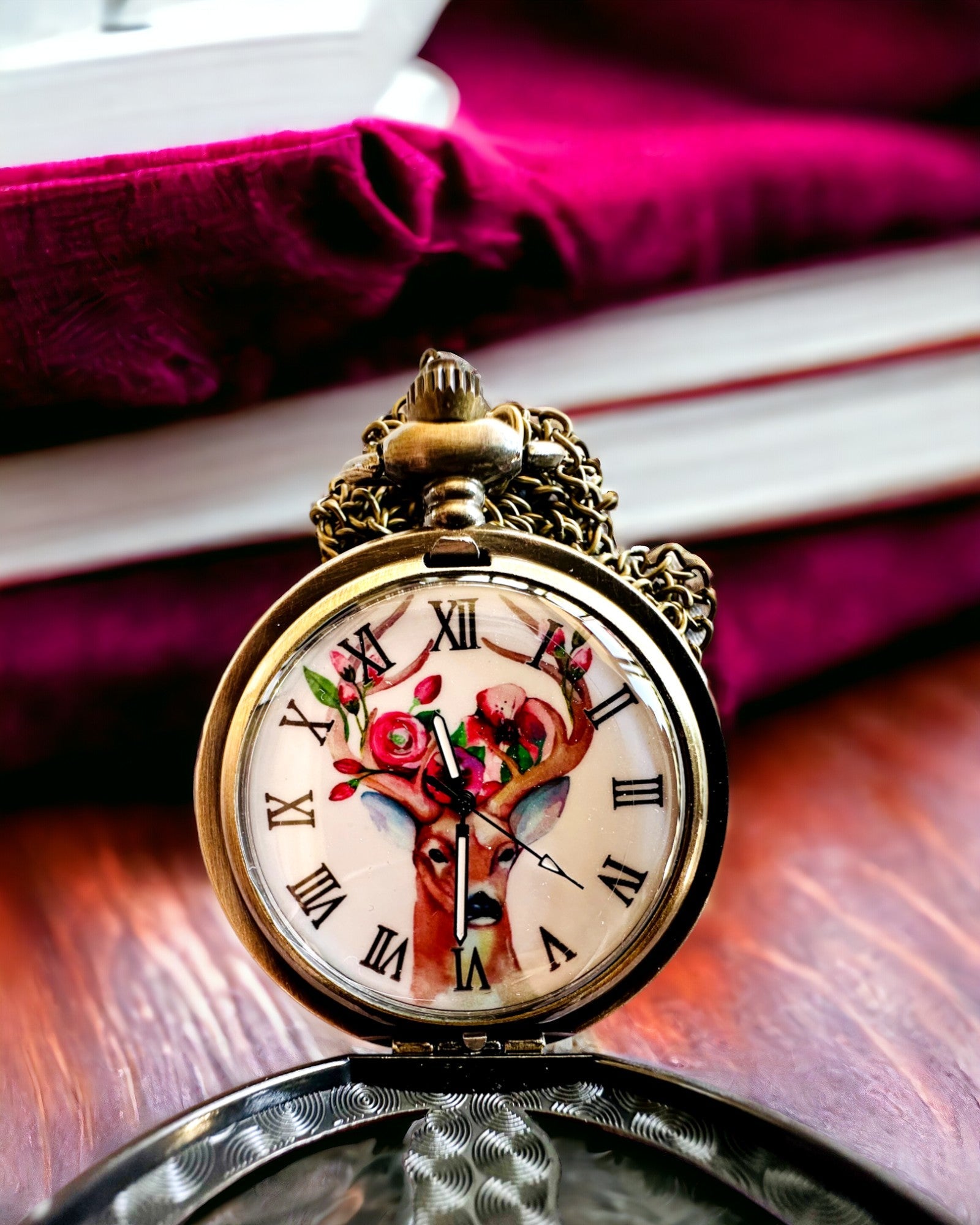 Lommeur Skogvokter - Elegant Ur med Hjortemotiv, mulighet for personlig gravering