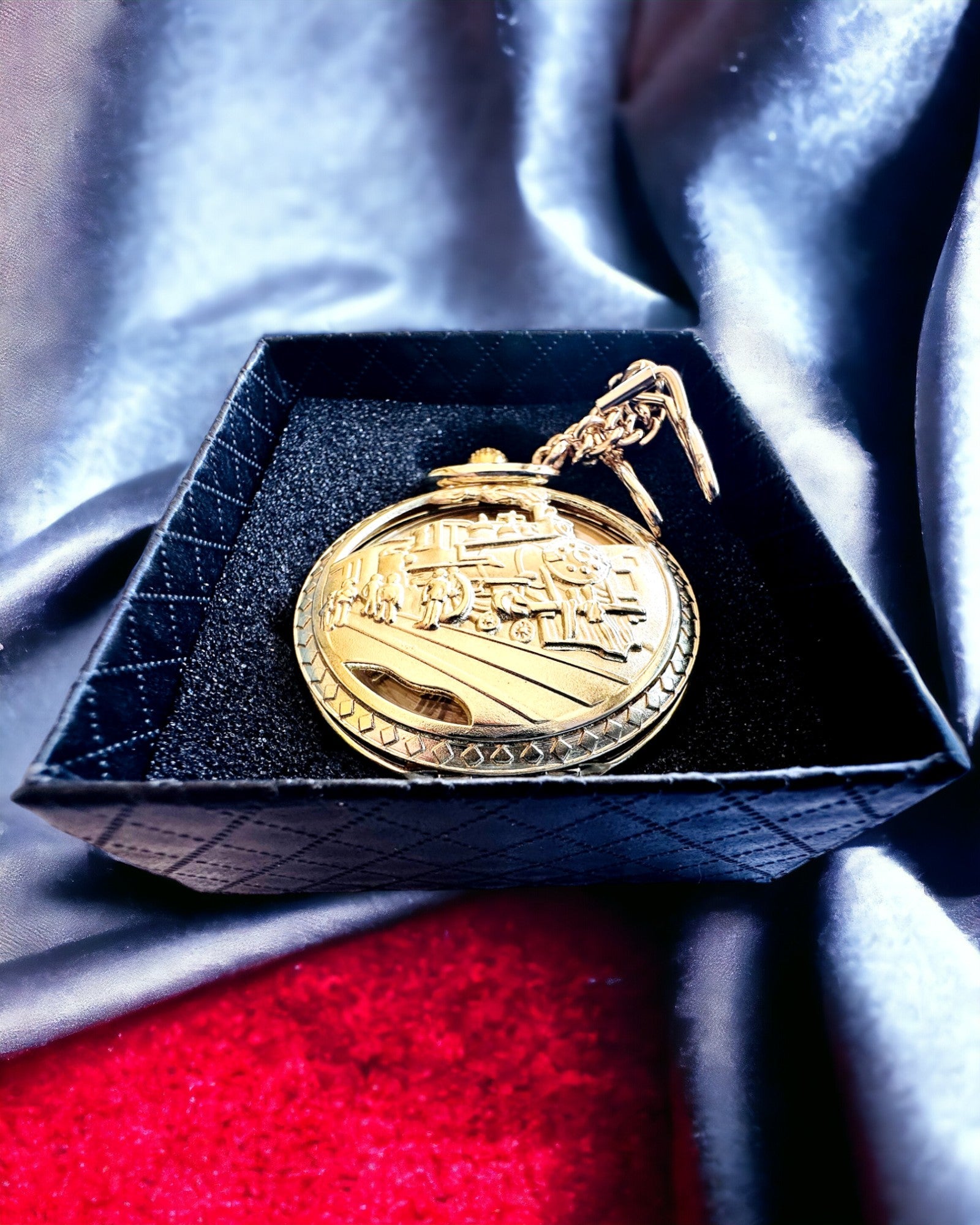 Lommeur "Imperial Tog", mulighet for personlig gravering, gullfarge