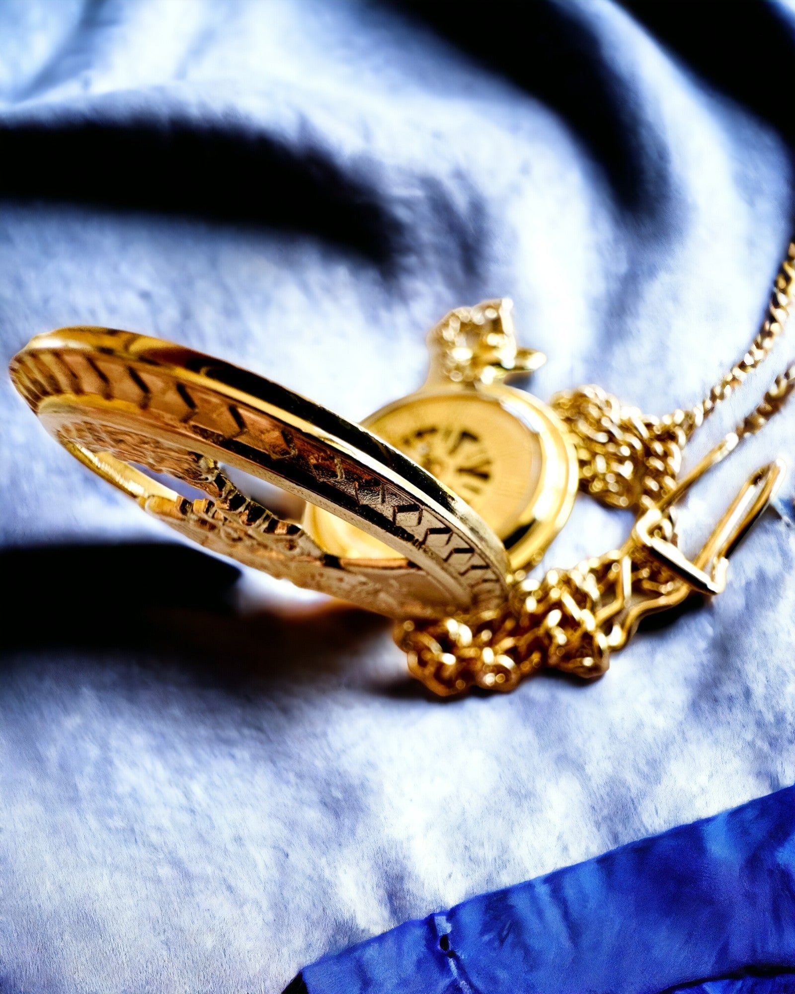 Lommeur "Imperial Tog", mulighet for personlig gravering, gullfarge