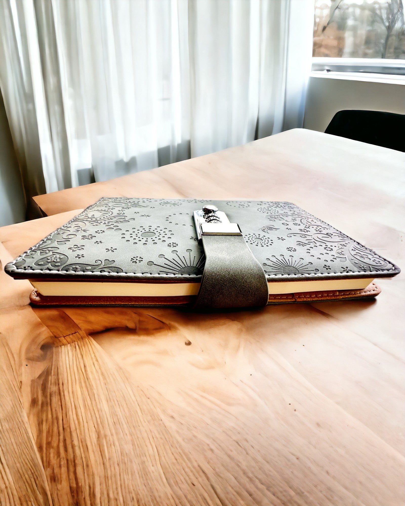 Eksklusiv Notatbok, PU-skinn, A5 med Kodelås - "Secret Journal", personalisering med gravering