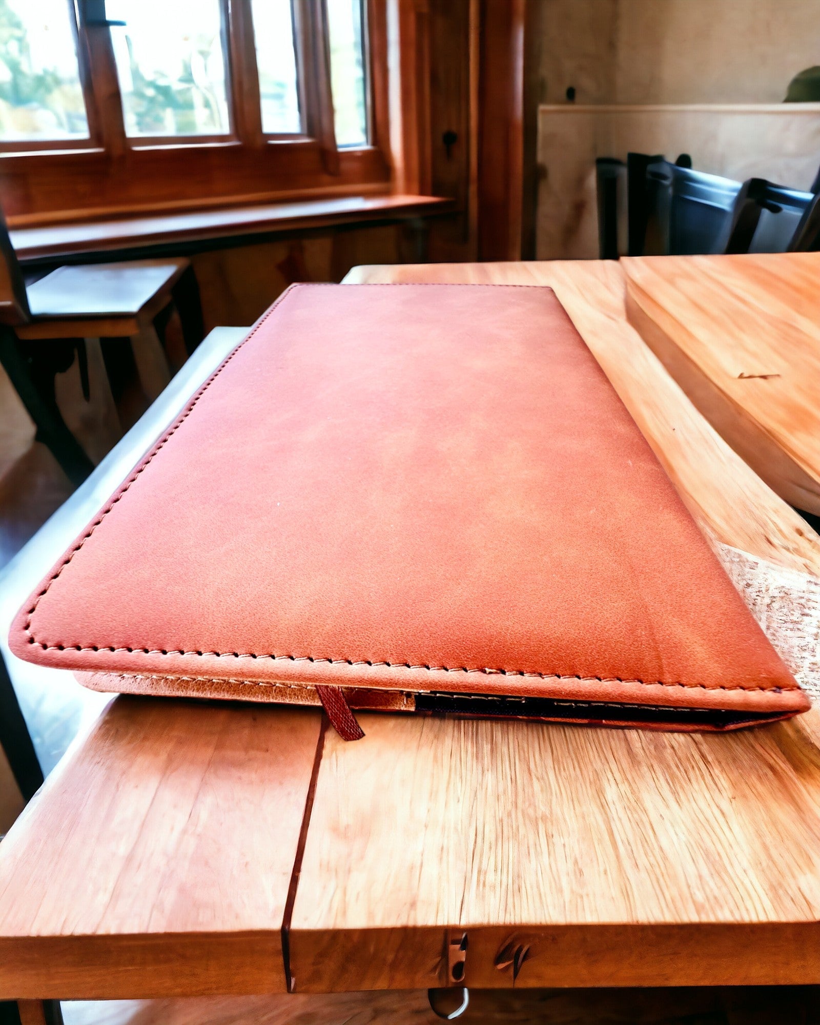 Eksklusiv Notatbok, PU-skinn, A5 med Kodelås - "Secret Journal", personalisering med gravering
