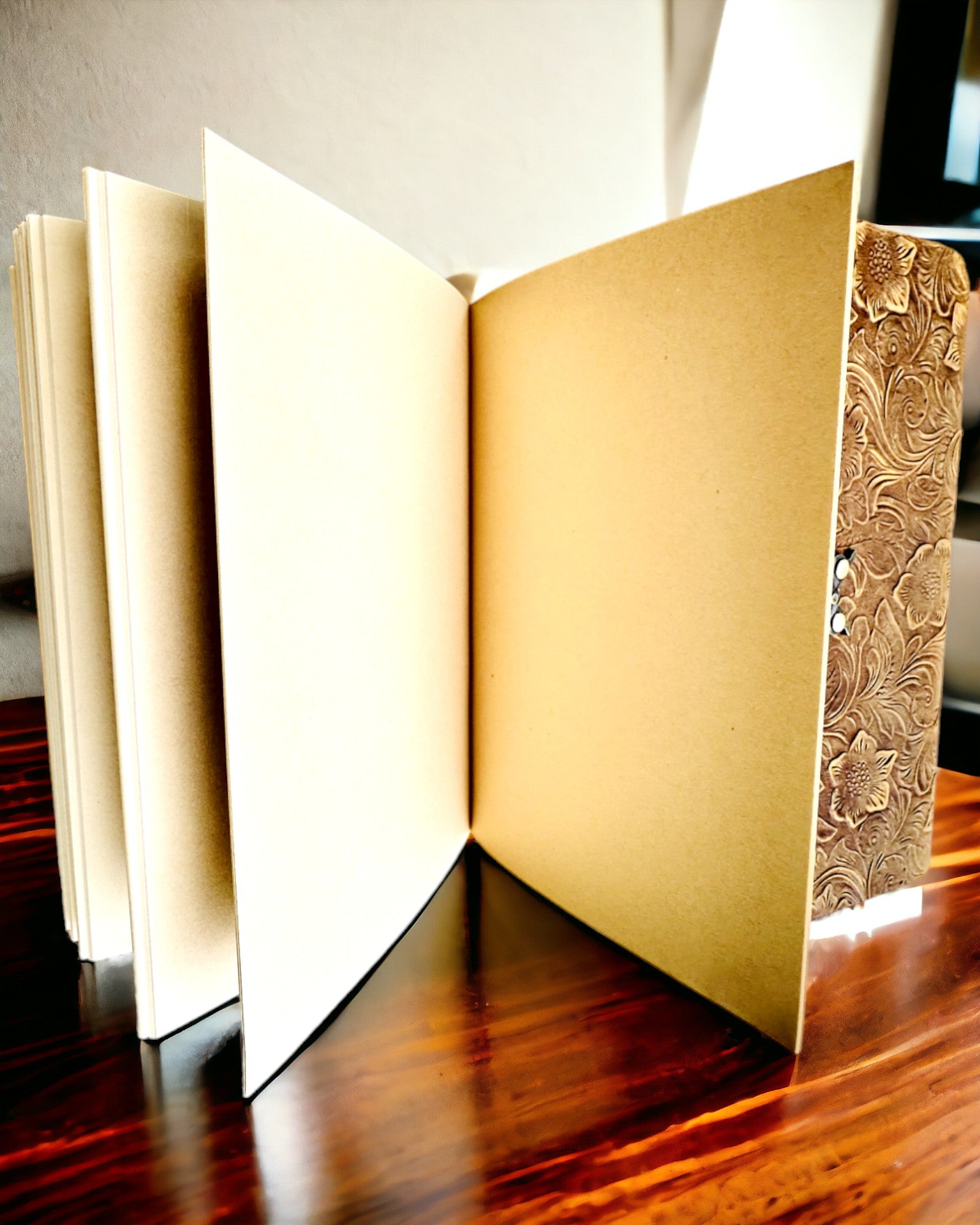 Luksuriøs Retro Notatbok med Skinnomslag - "Vintage Elegance", 480 sider, mulighet for personlig gravering