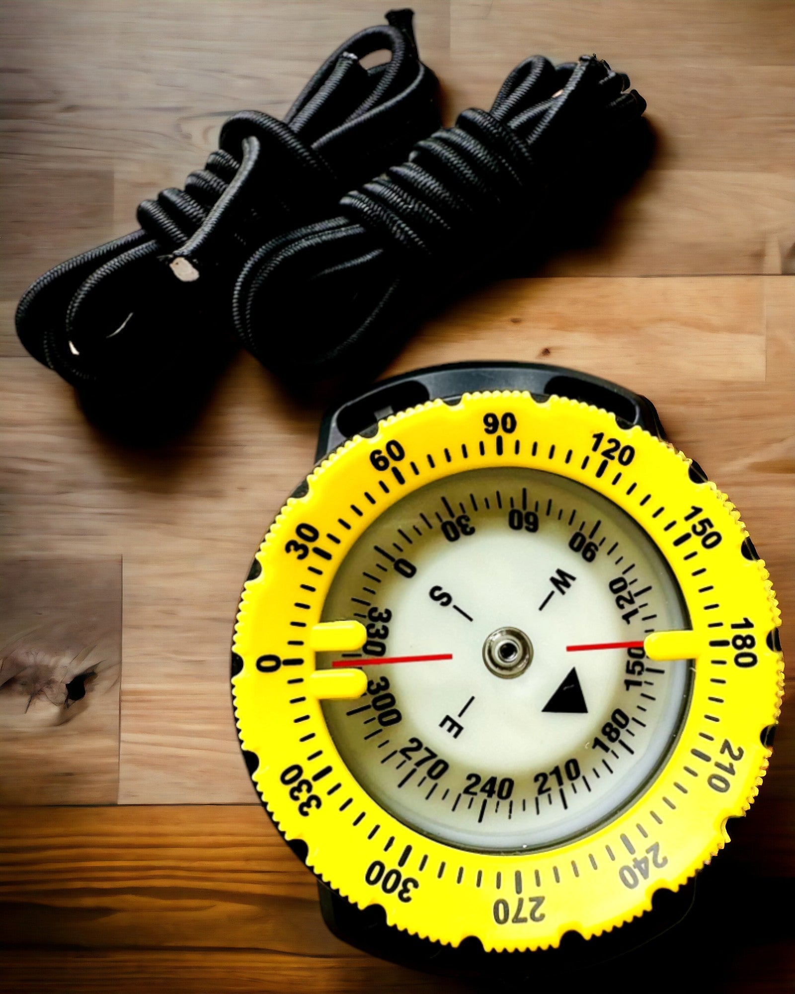 Dykkekompass AquaGuide - vanntett kompass med luminescensfunksjon og fleksibelt bånd, mulighet for personalisering