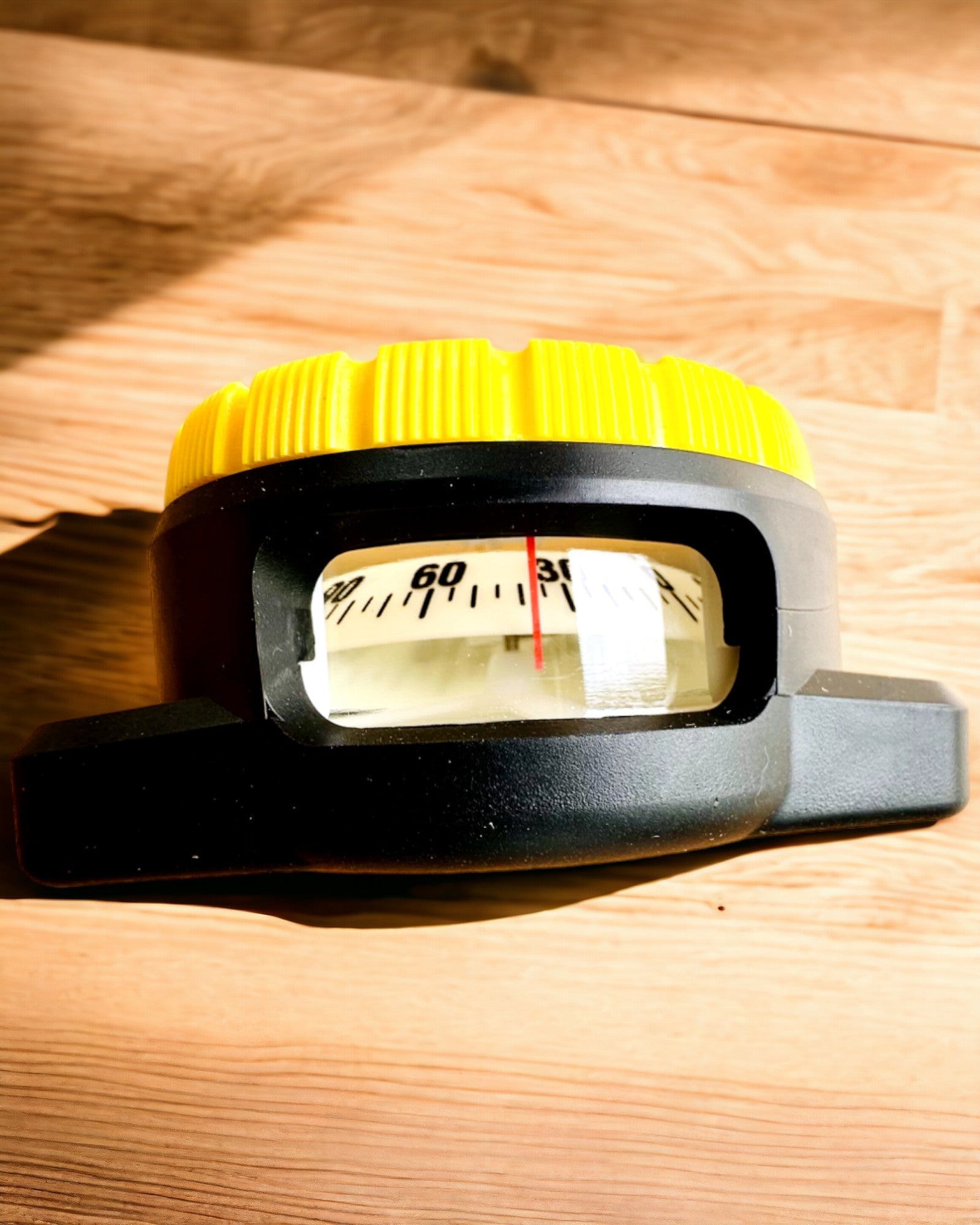 Dykkekompass AquaGuide - vanntett kompass med luminescensfunksjon og fleksibelt bånd, mulighet for personalisering