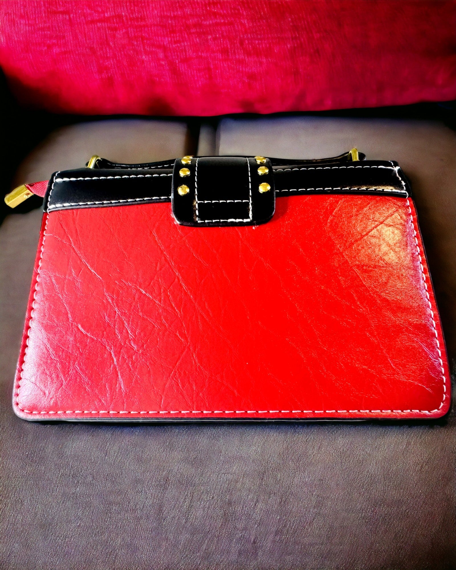 "Królewski Ryk" Kvadratisk Skulderveske med Løvehode