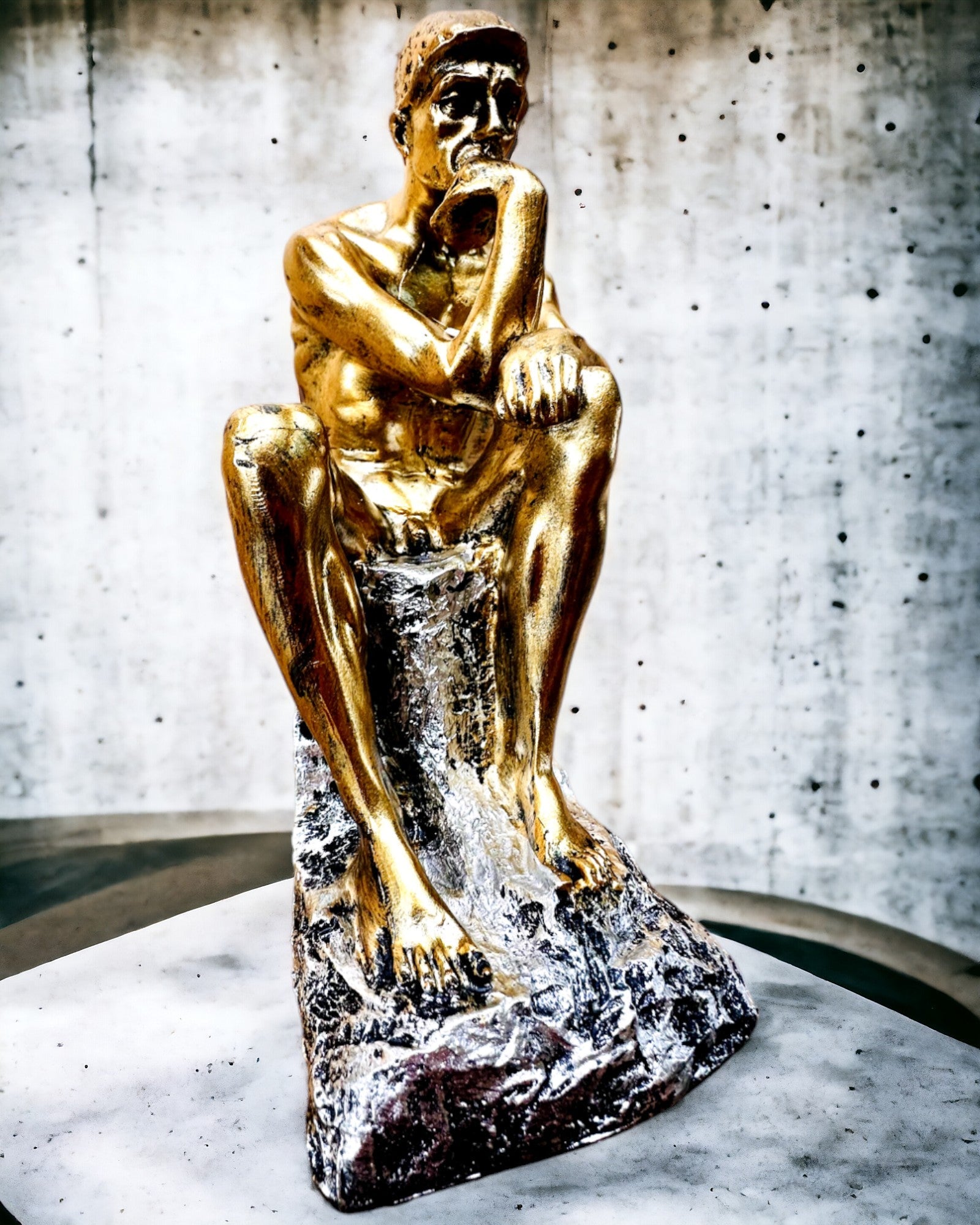 Złoty Myśliciel - Figurka i harpiks, personalisering med gravering