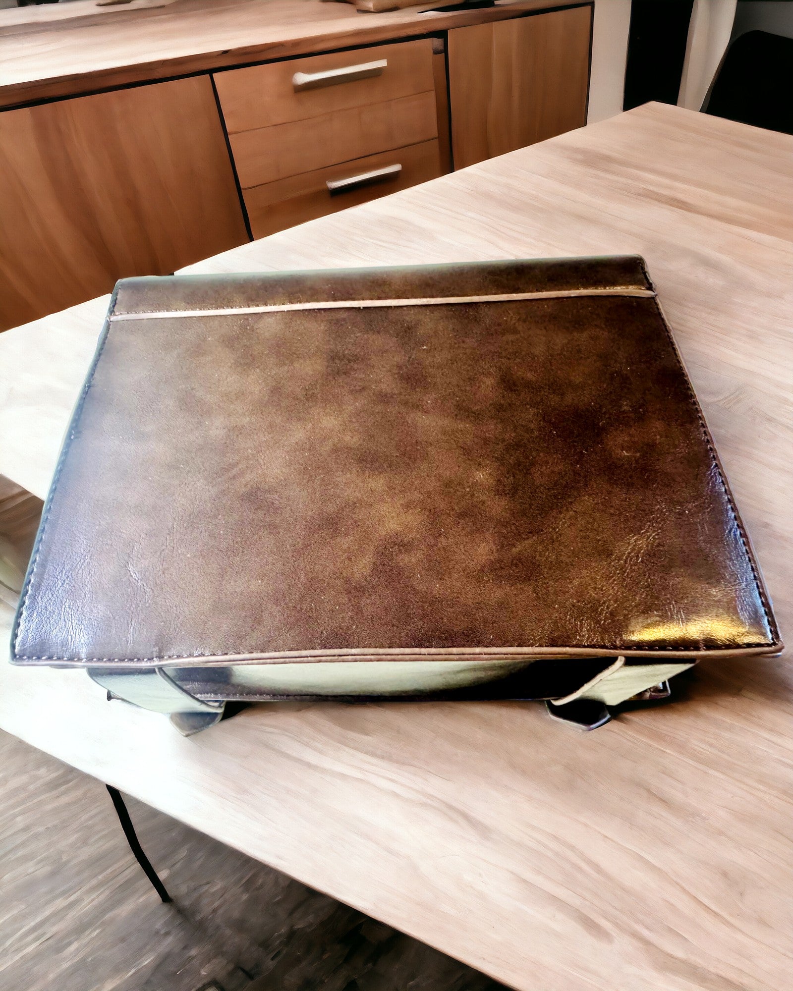 Crossbody-veske med vintage klokkemotiv - Allsidig satchel-veske med PU-skinntekstur