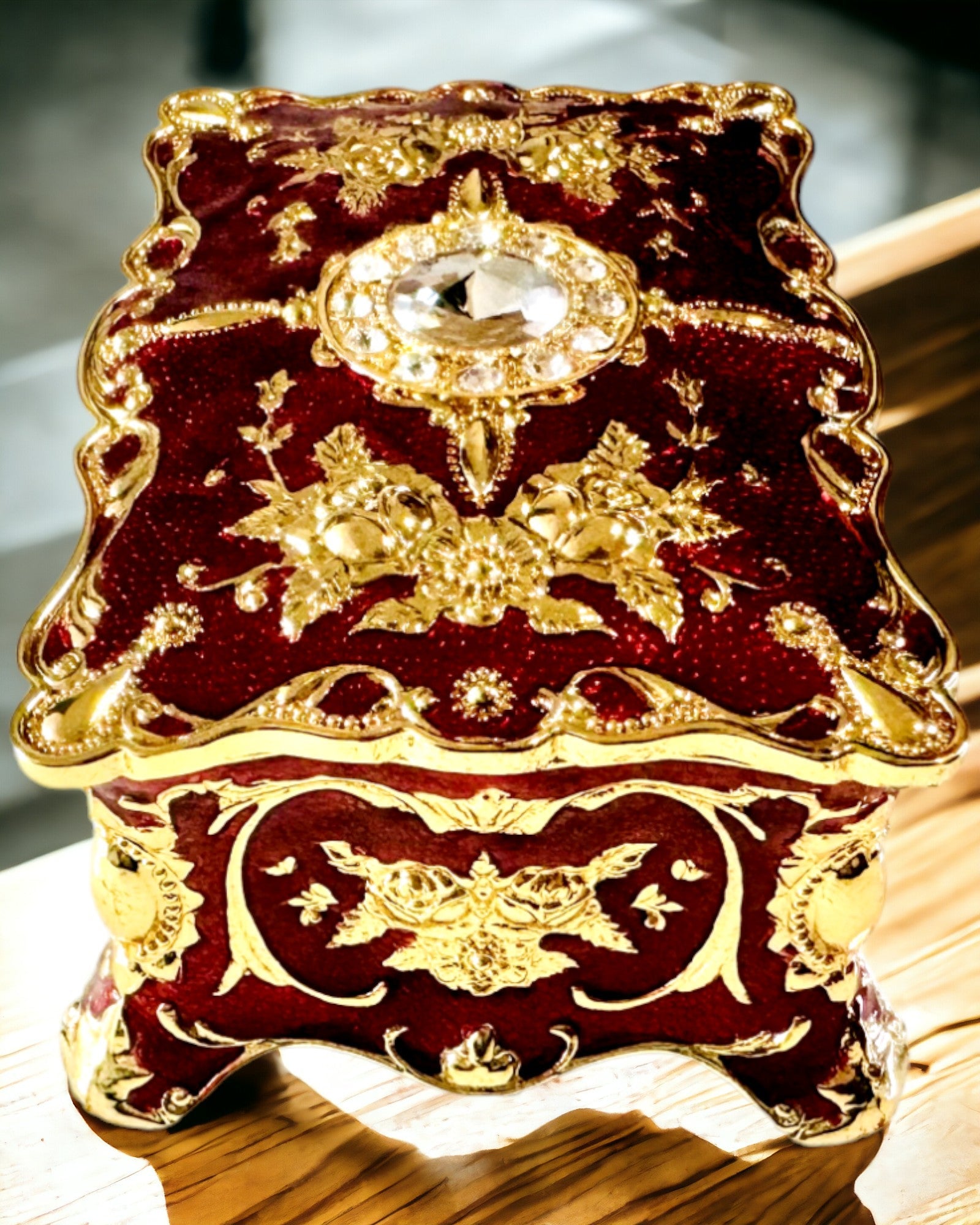 Smykkeskrin, Organisator for Smykker i Vintage Stil – Metallskrin med Dekorative Elementer