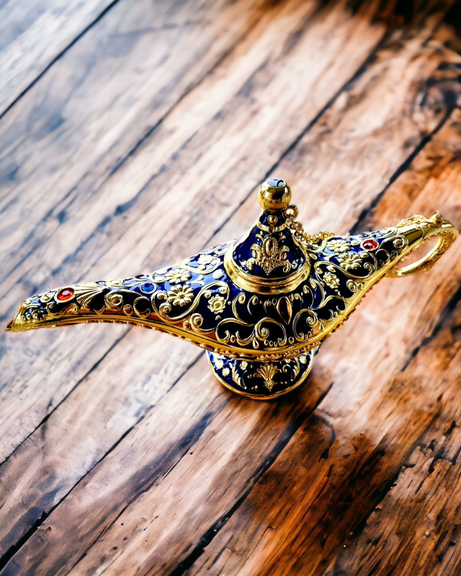 Magisk Aladdins Lampe med Gravering - Mørk Blå Variant, flettet med gull