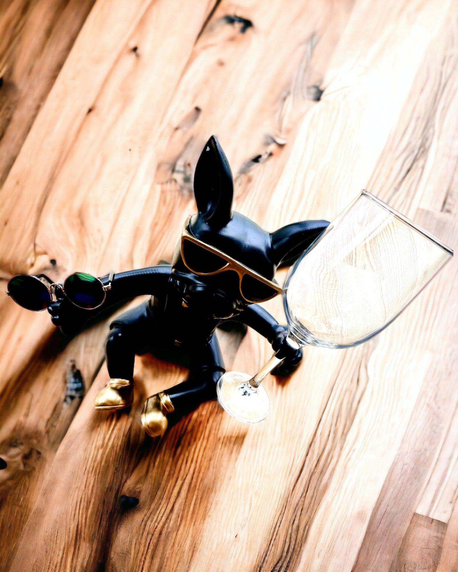Eksklusiv figur "Stilig Bulldog", svart farge, stativ for vinglass eller champagneglass, personalisering med gravering