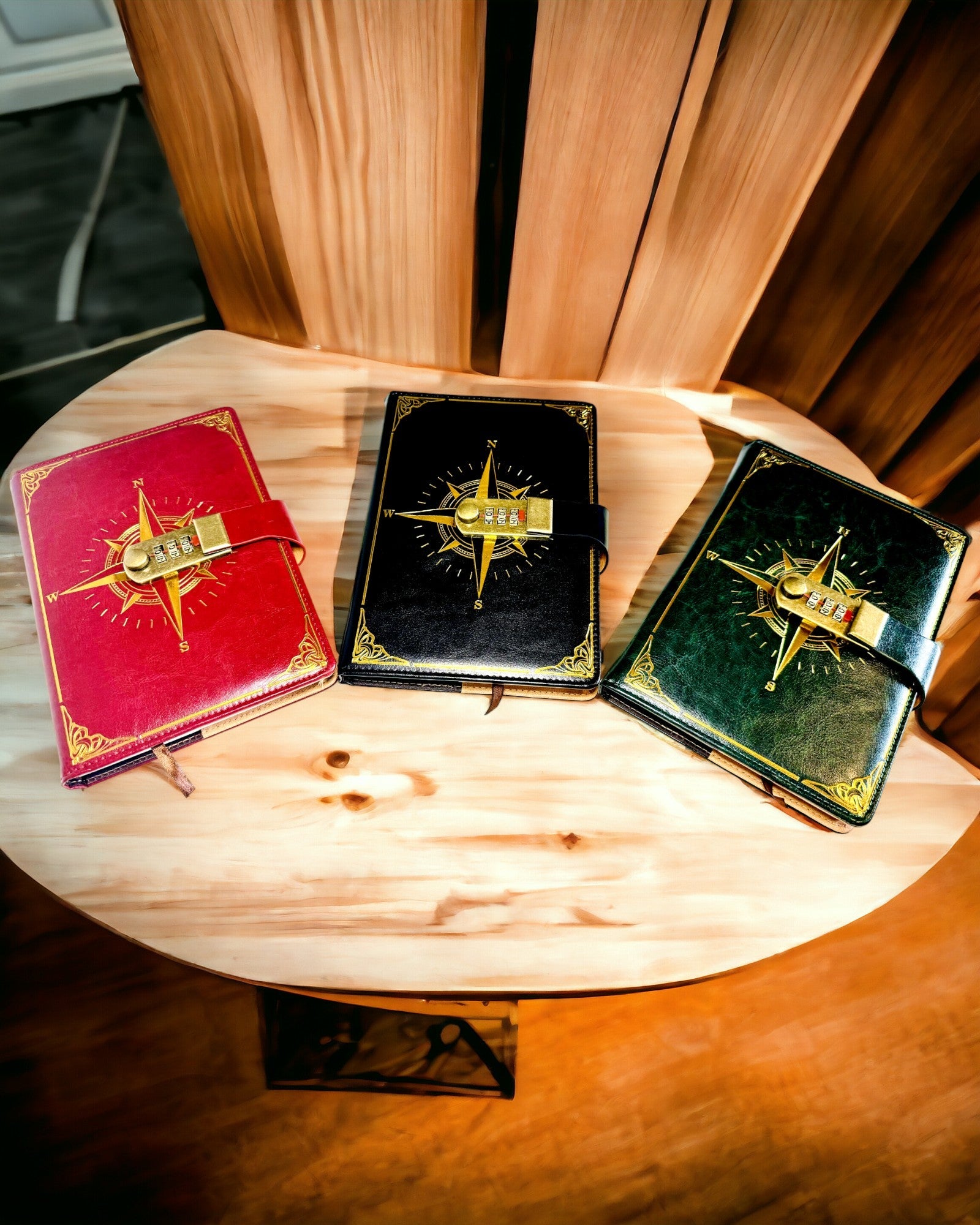 Premium Notatbok med Kodelås A5 - Vintage Stil med Kompass, Japansk Design, Papirvarer for Studenter og Forretning. Personalisering med Gravering