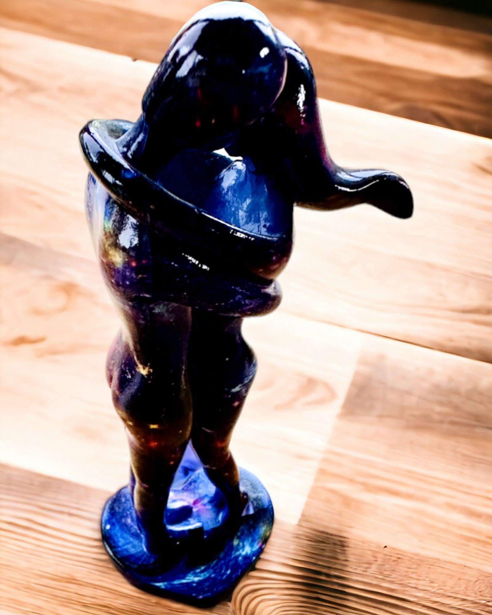 Kosmisk Klem - Figurin i Harpiks med Gravering Alternativ