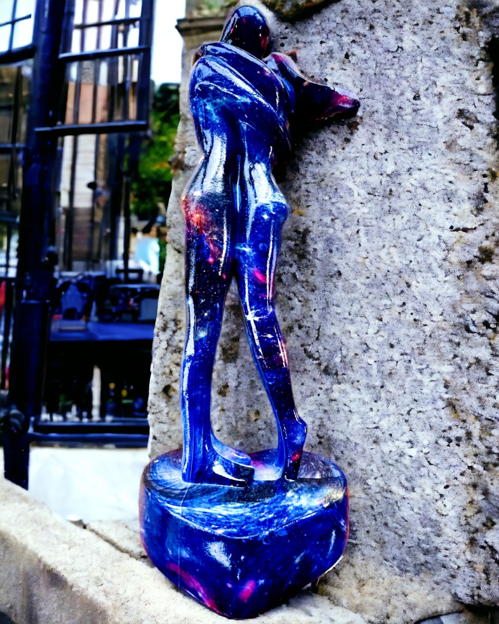 Kosmisk Klem - Figurin i Harpiks med Gravering Alternativ