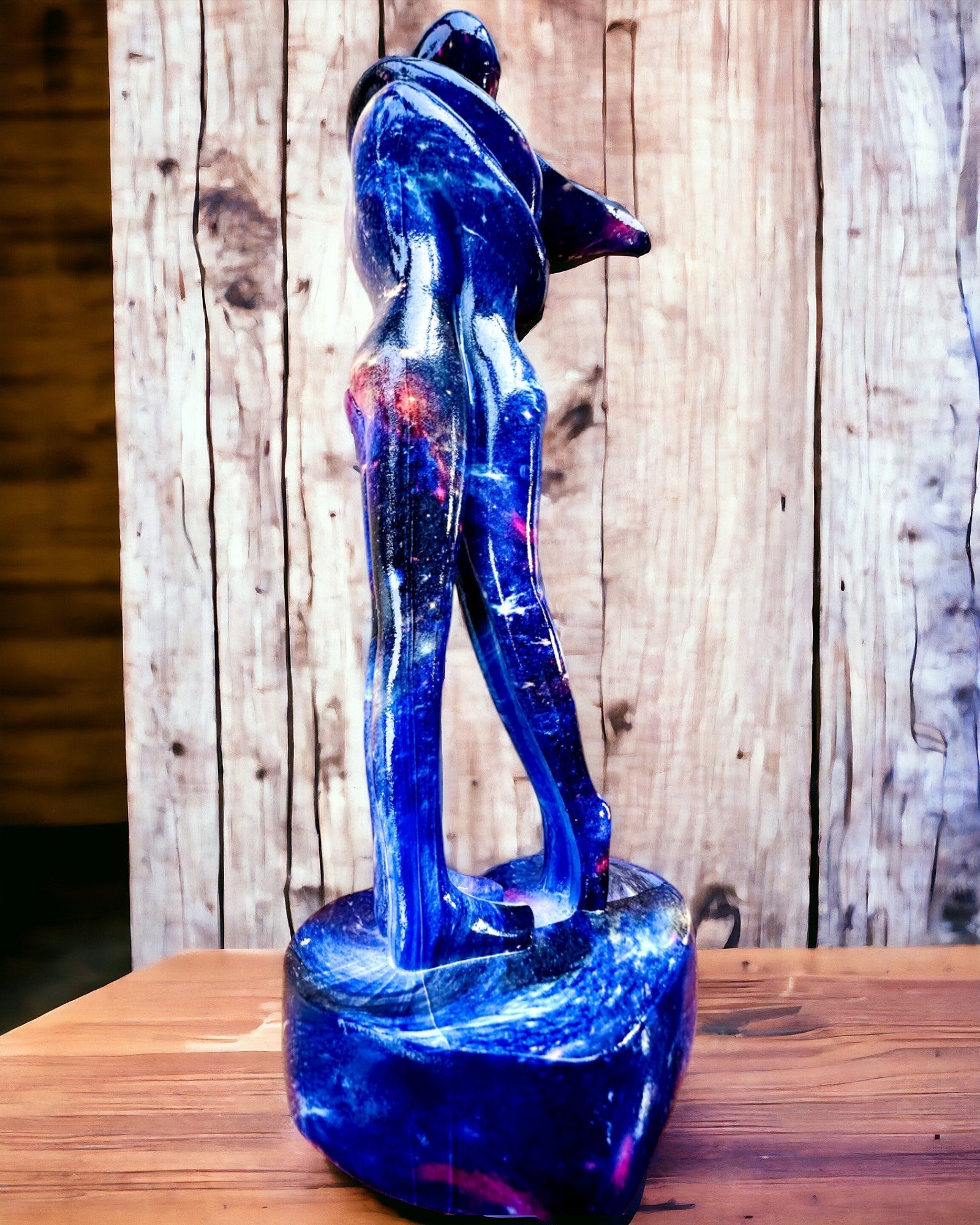 Kosmisk Klem - Figurin i Harpiks med Gravering Alternativ