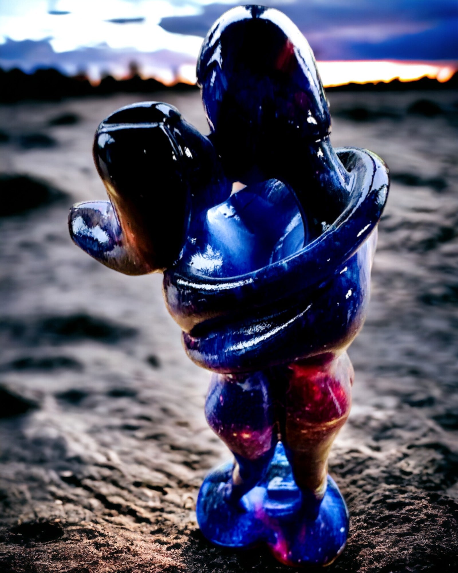 Kosmisk Klem - Figurin i Harpiks med Gravering Alternativ