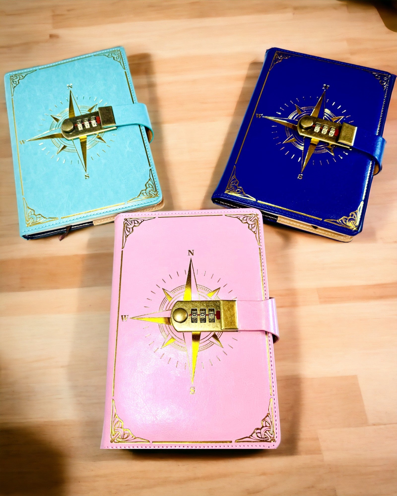 Premium Notatbok med Kodelås A5 - Vintage Stil med Kompass, Japansk Design, Papirvarer for Studenter og Forretning. Personalisering med Gravering