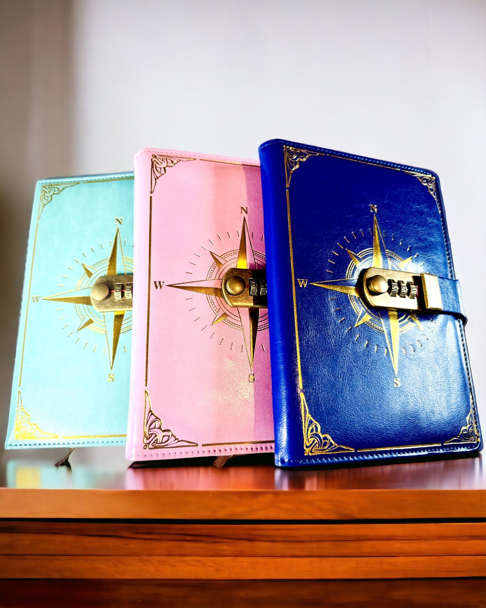 Premium Notatbok med Kodelås A5 - Vintage Stil med Kompass, Japansk Design, Papirvarer for Studenter og Forretning. Personalisering med Gravering