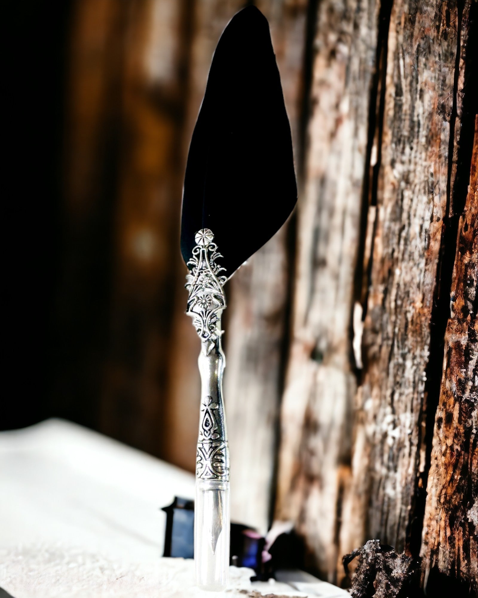 Vintage kalligrafipenn med naturlig gåsefjær – den perfekte gaven til morsdag eller lærer. Gravering