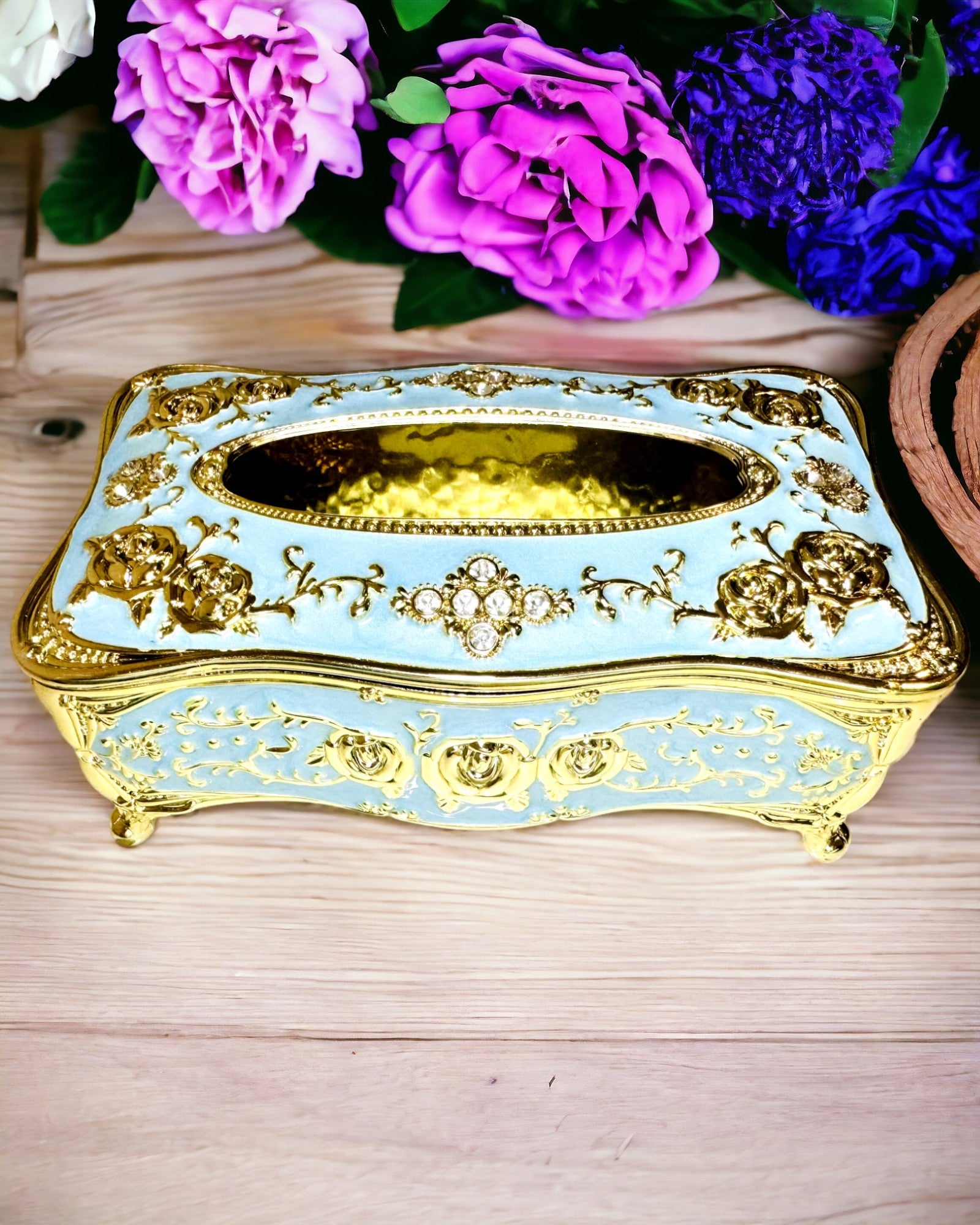 Luksuriøs Lommetørkleboks med Preget Rosemønster og Elegante Håndtak