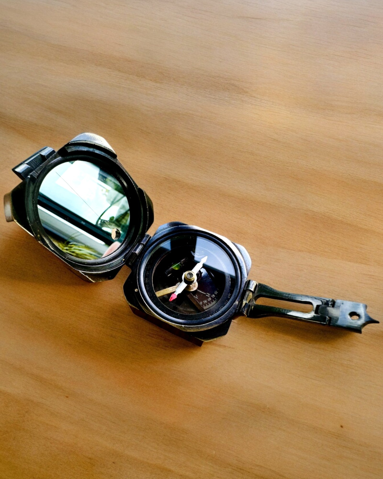 Solid, premium kapteinskompass "Navigator" - med mulighet for personlig gravering