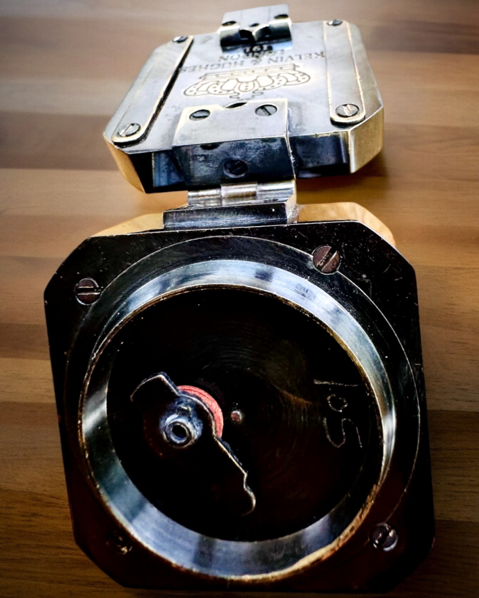 Solid, premium kapteinskompass "Navigator" - med mulighet for personlig gravering