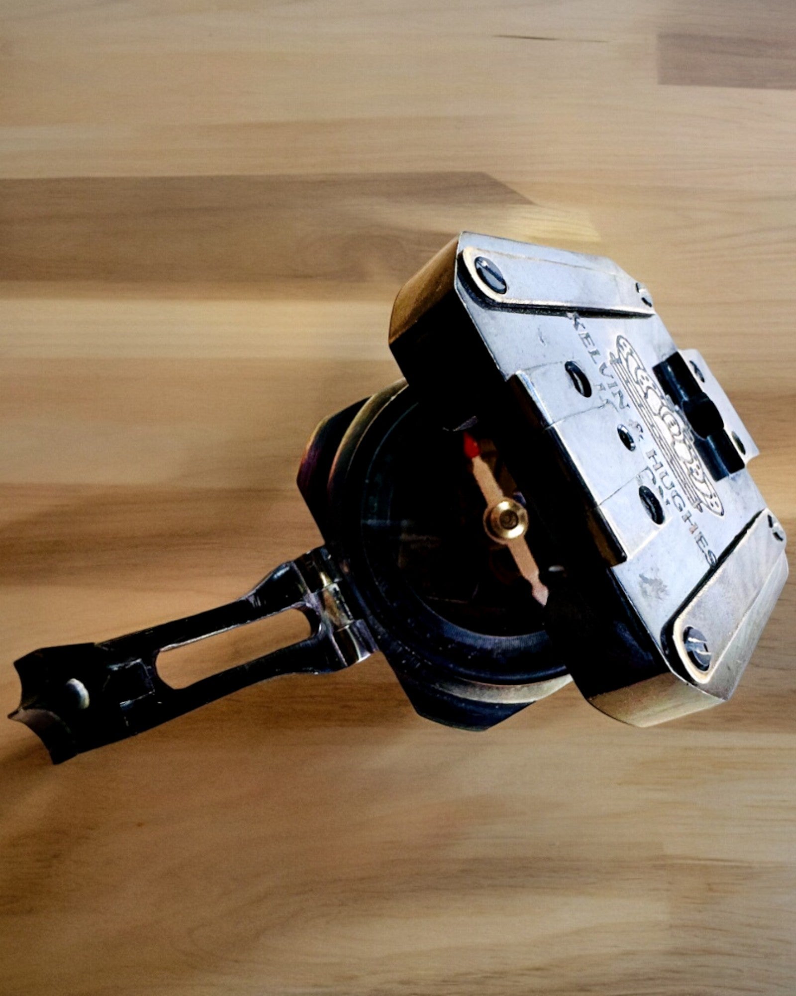 Solid, premium kapteinskompass "Navigator" - med mulighet for personlig gravering