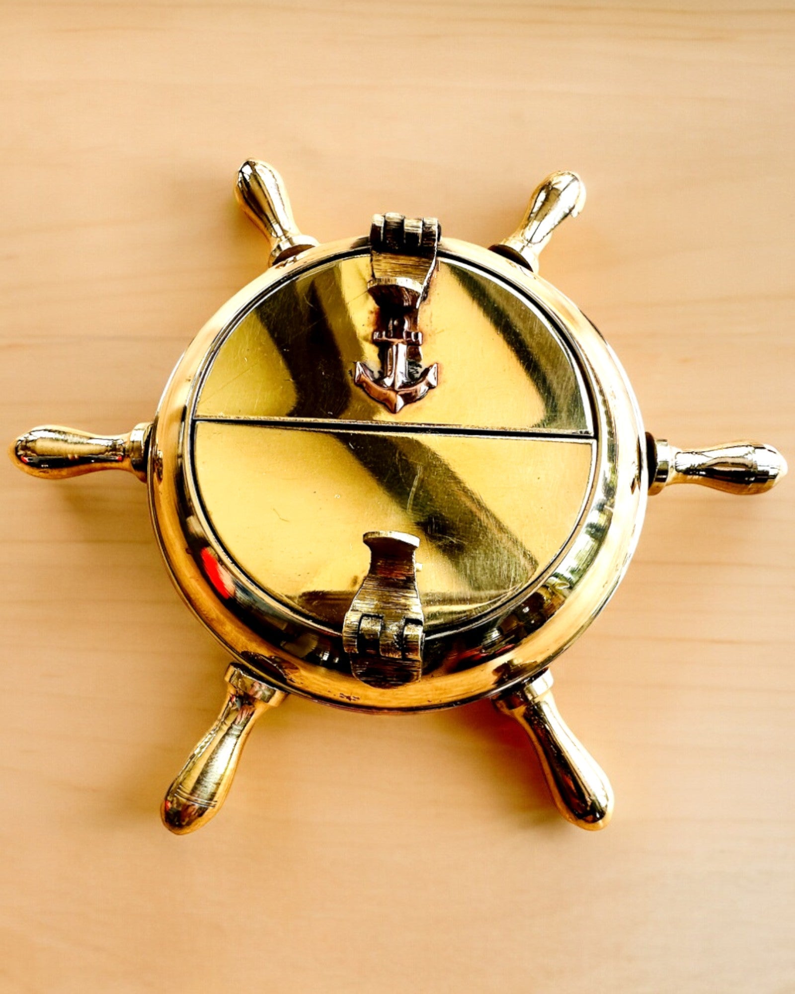 Messing Kapteinsaskebeger - mulighet for personlig tilpasning som gave med gravering, håndlaget